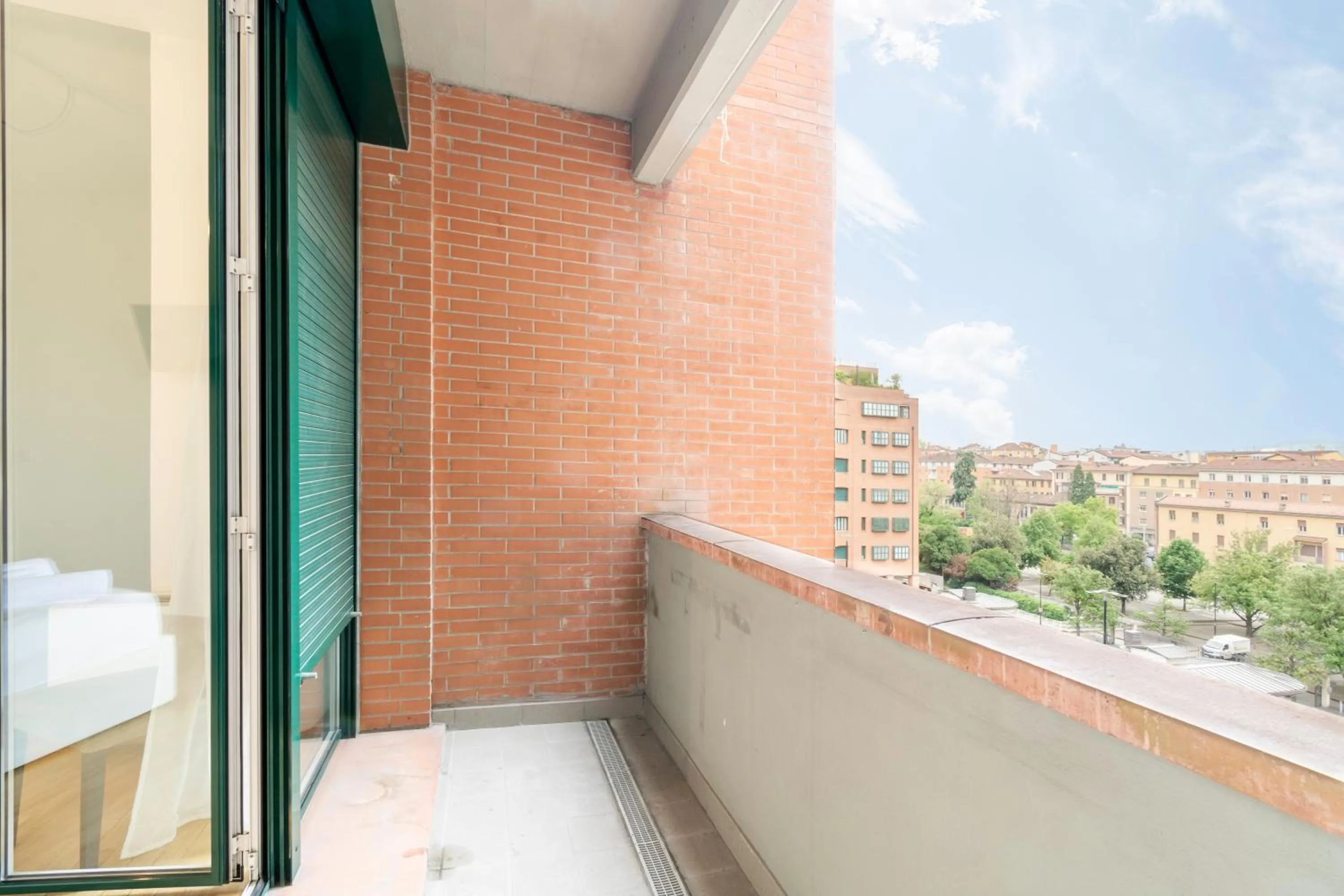 Balcony/Terrace in 4 Star Family & Friends Apt - Self Check-in