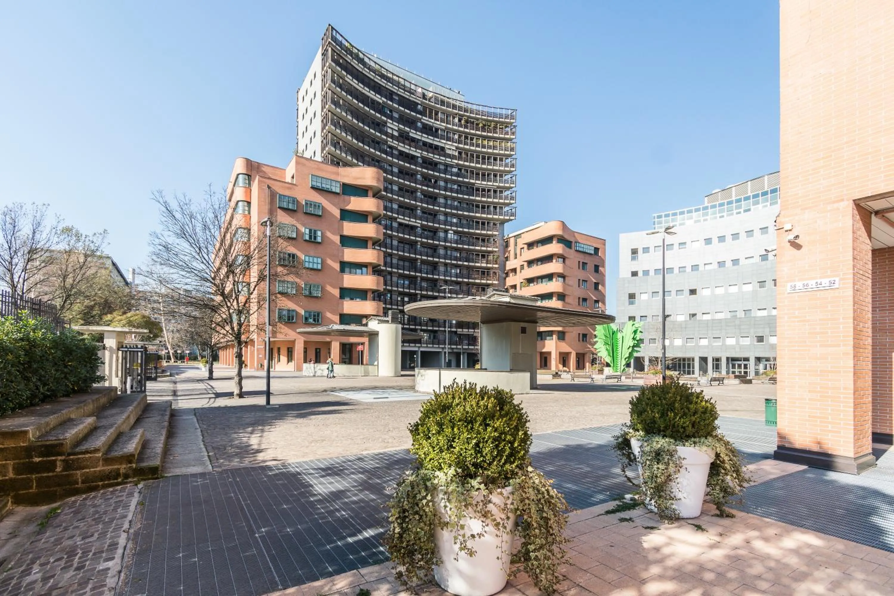 Property building in 4 Star Family & Friends Apt - Self Check-in