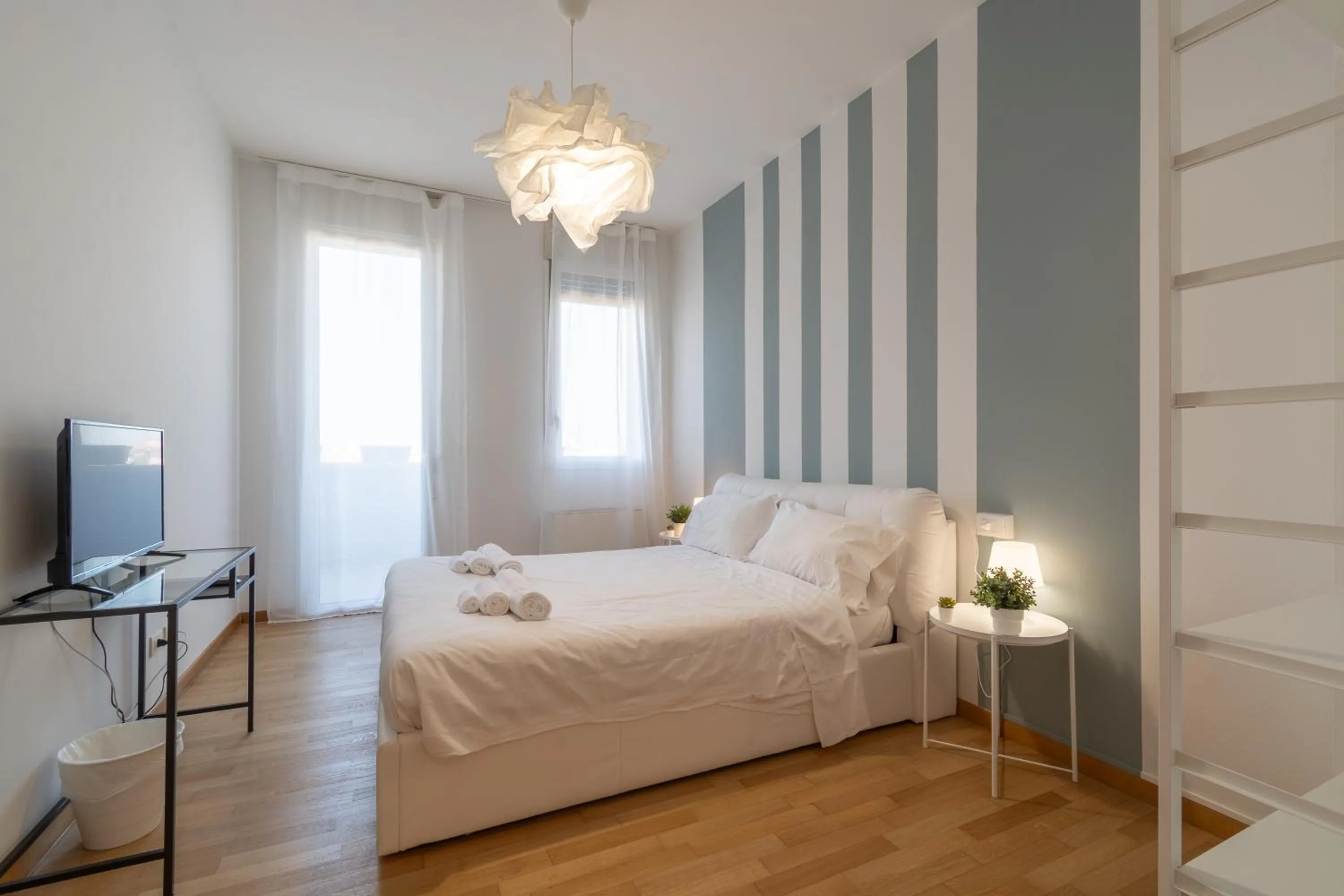 Bed in 4 Star Family & Friends Apt - Self Check-in