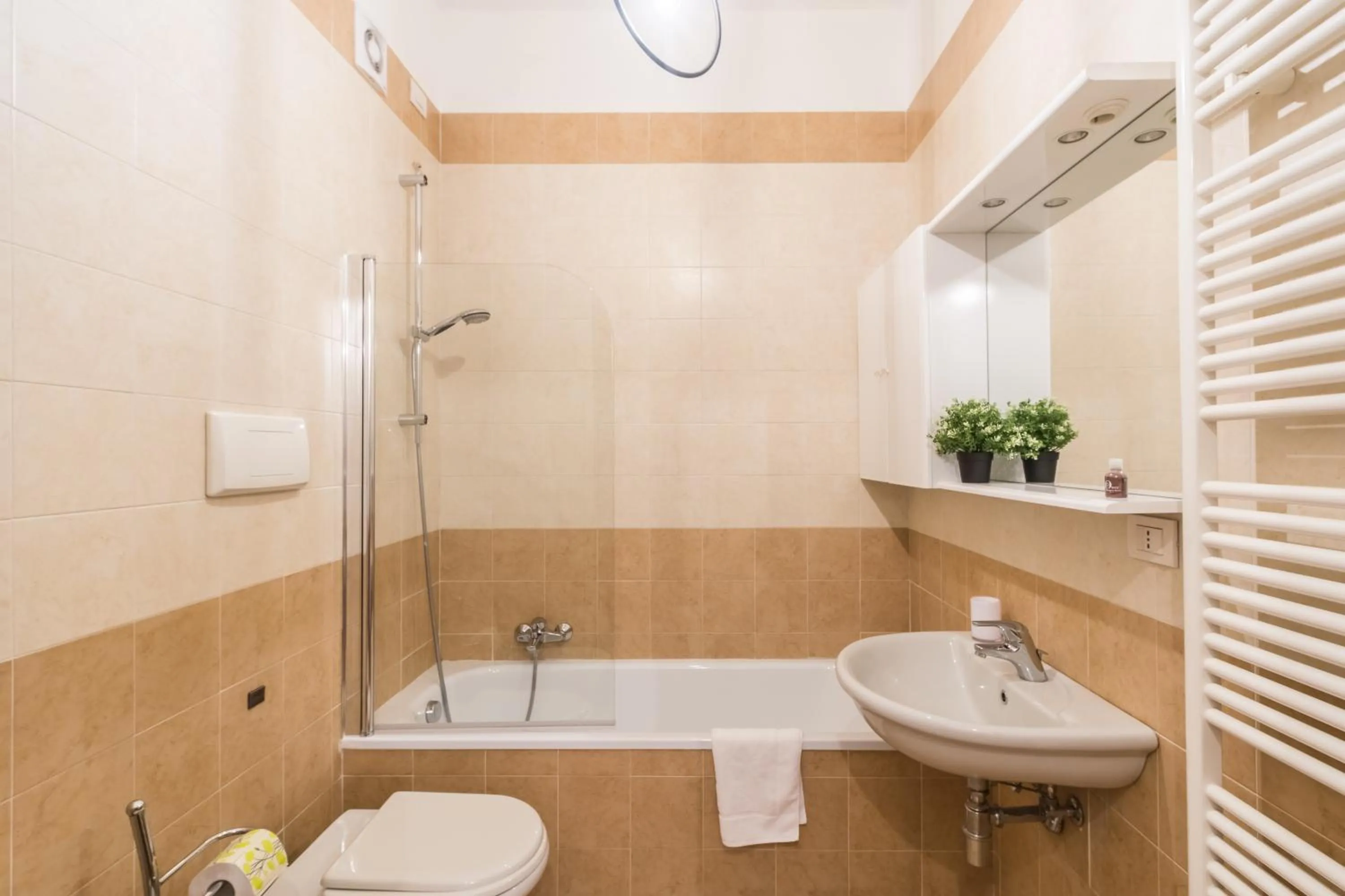 Bathroom in 4 Star Family & Friends Apt - Self Check-in