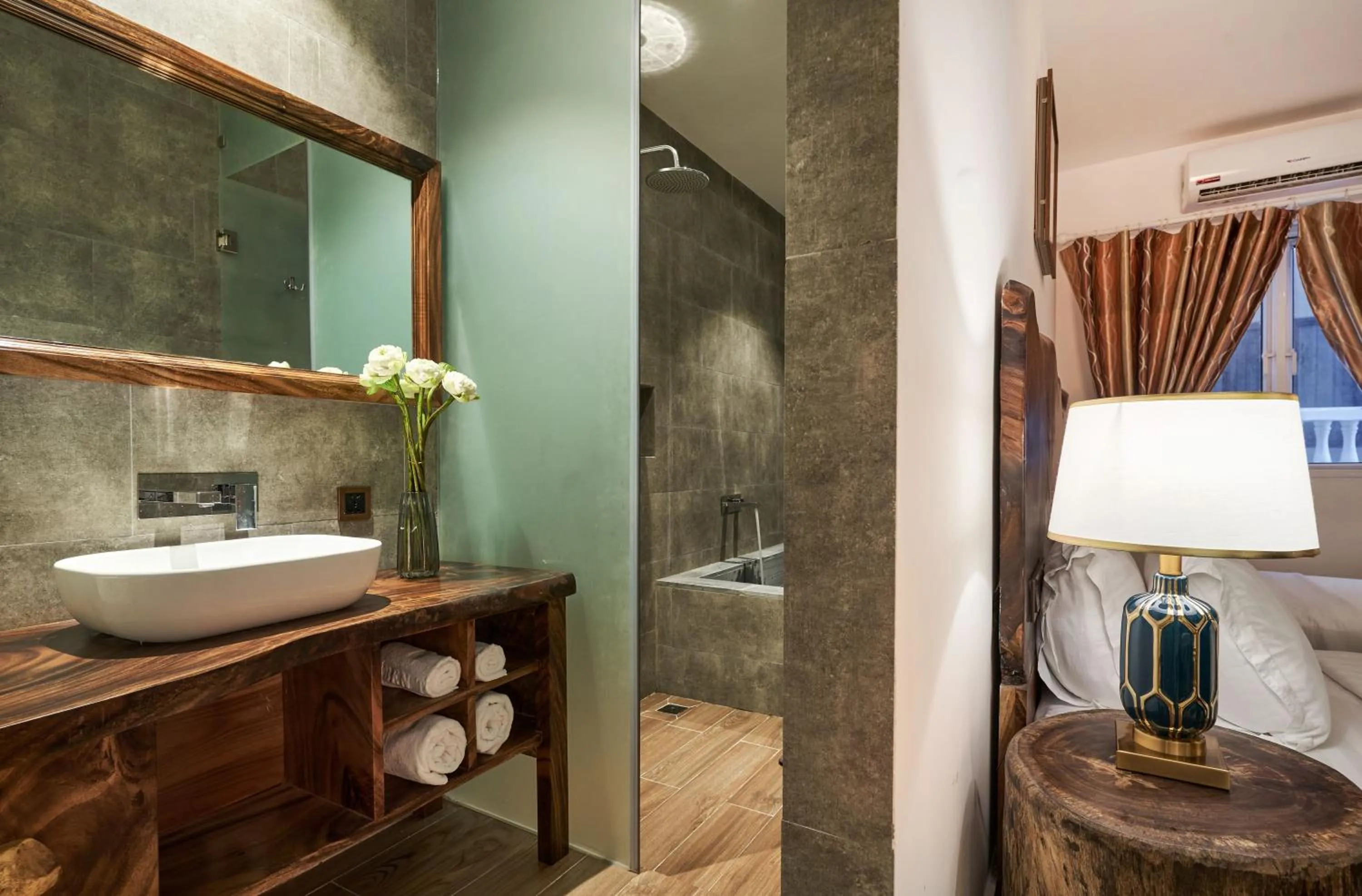 Shower in Sky Gem Hotel - Ben Thanh