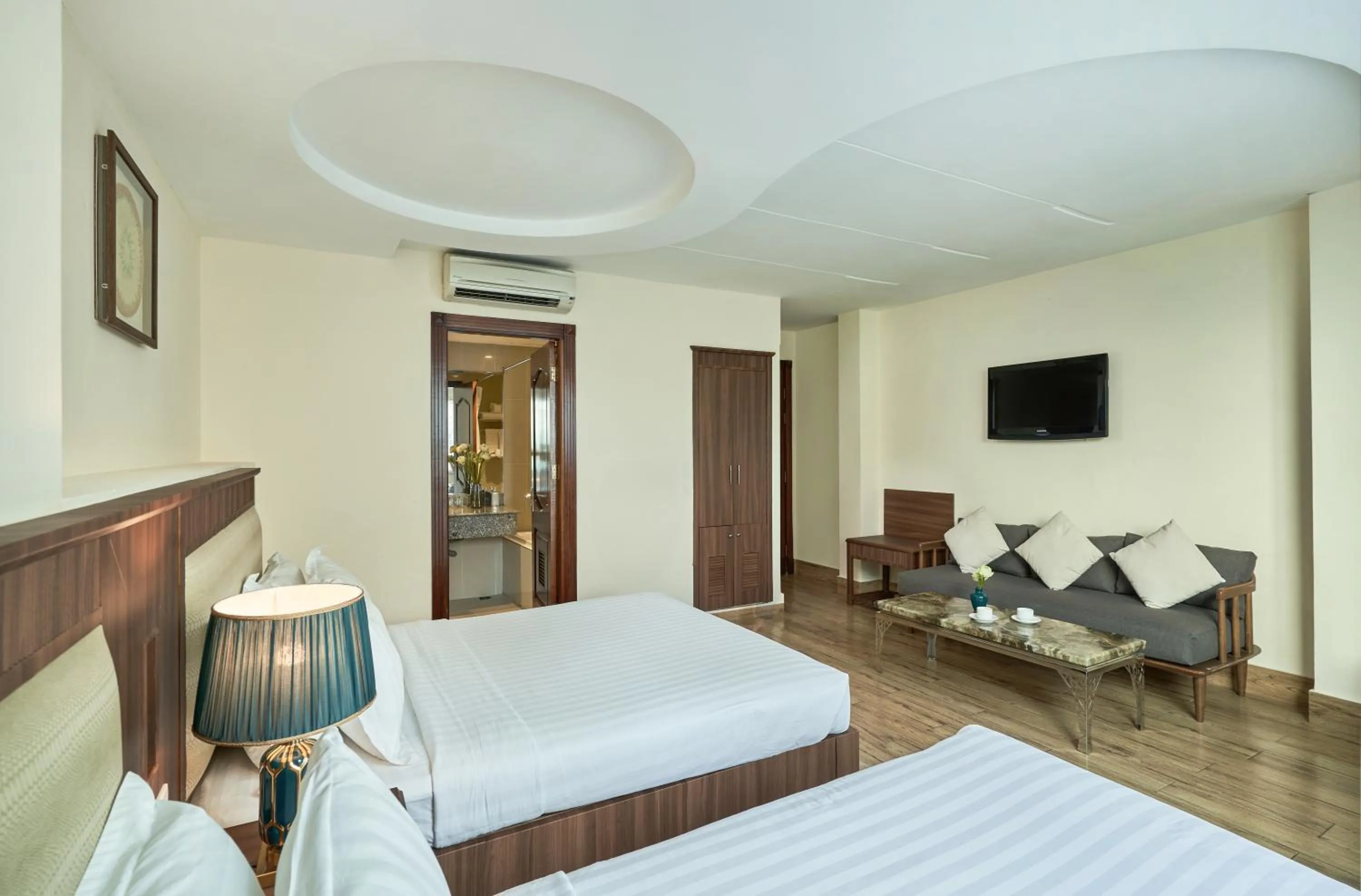 Bed in Sky Gem Hotel - Ben Thanh