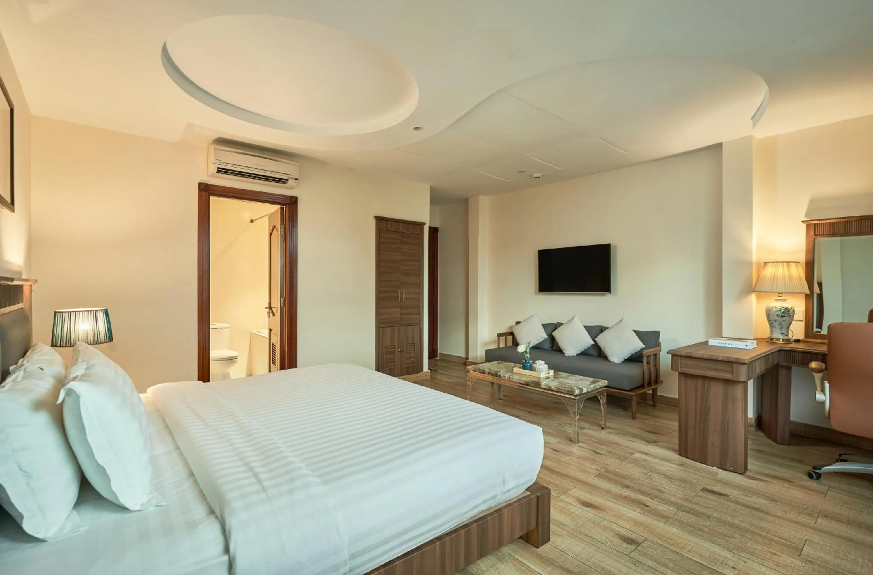 Bed in Sky Gem Hotel - Ben Thanh