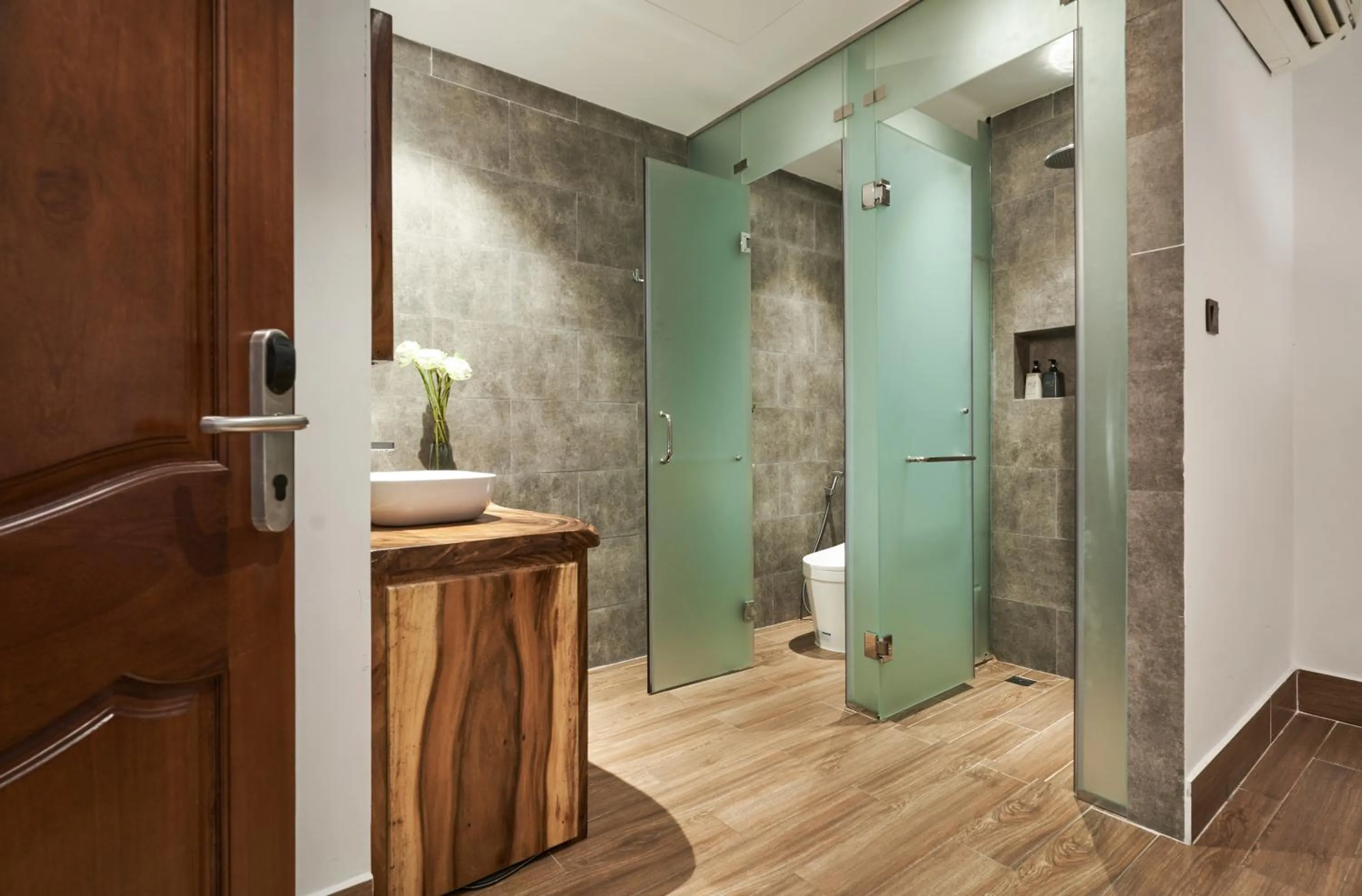 Shower in Sky Gem Hotel - Ben Thanh