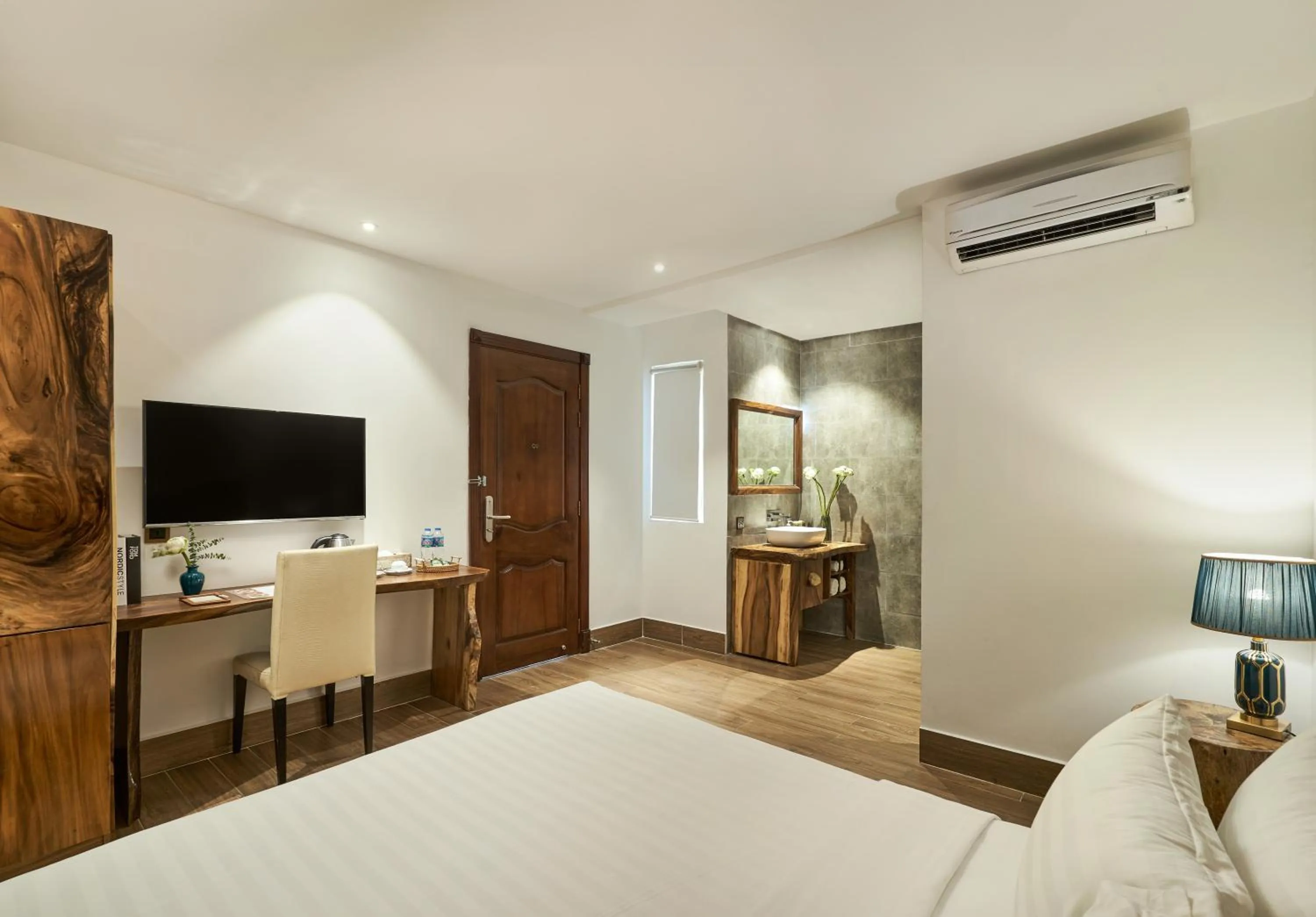 Bed in Sky Gem Hotel - Ben Thanh