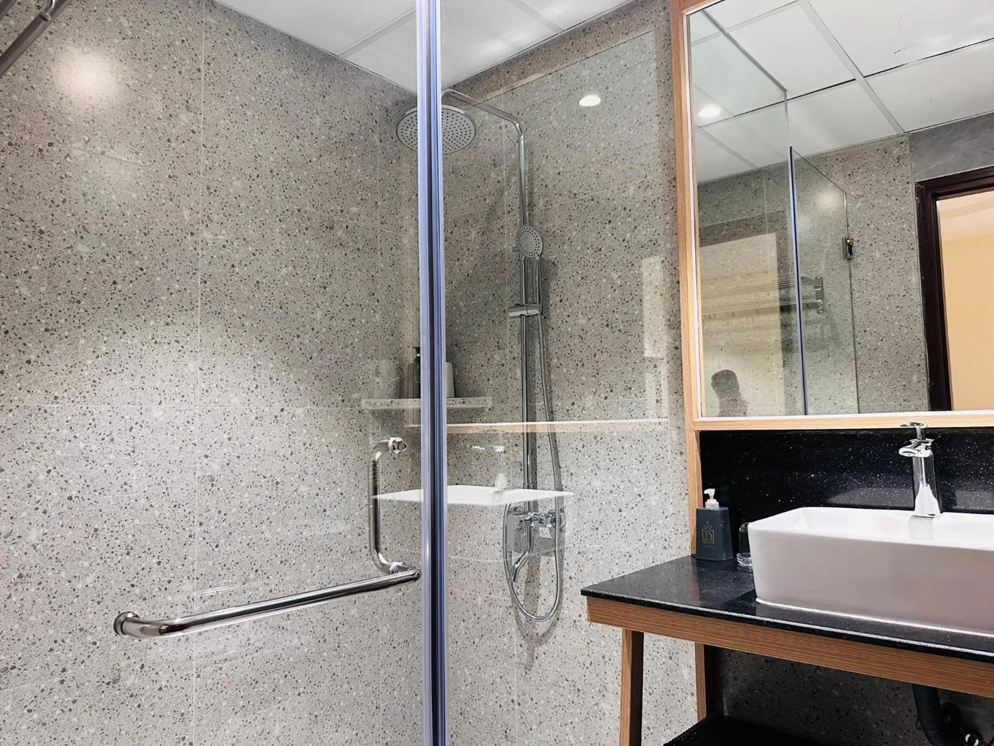 Shower in Sky Gem Hotel - Ben Thanh