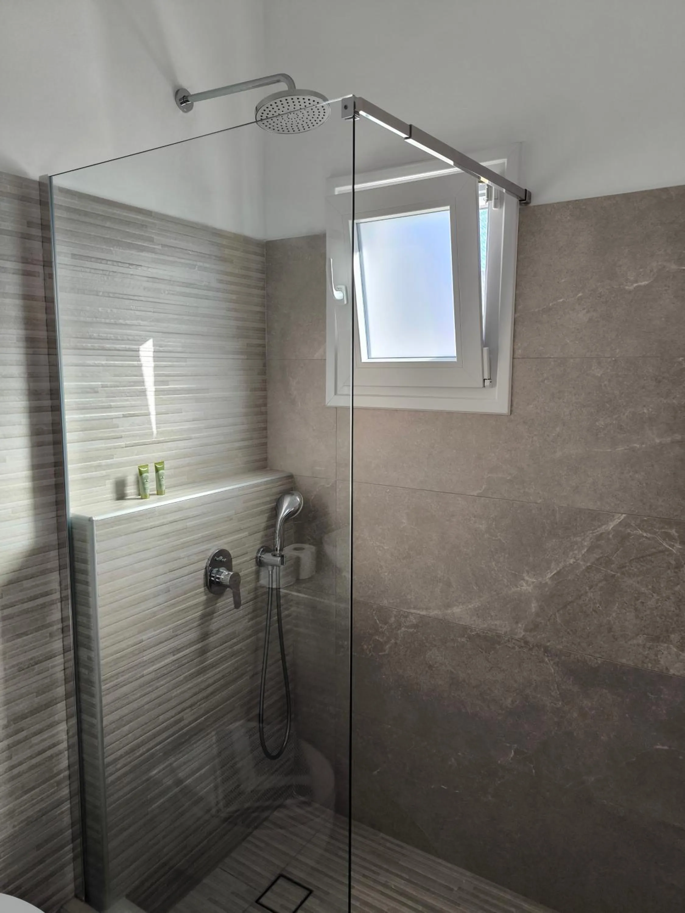 Shower in Mary Rooms