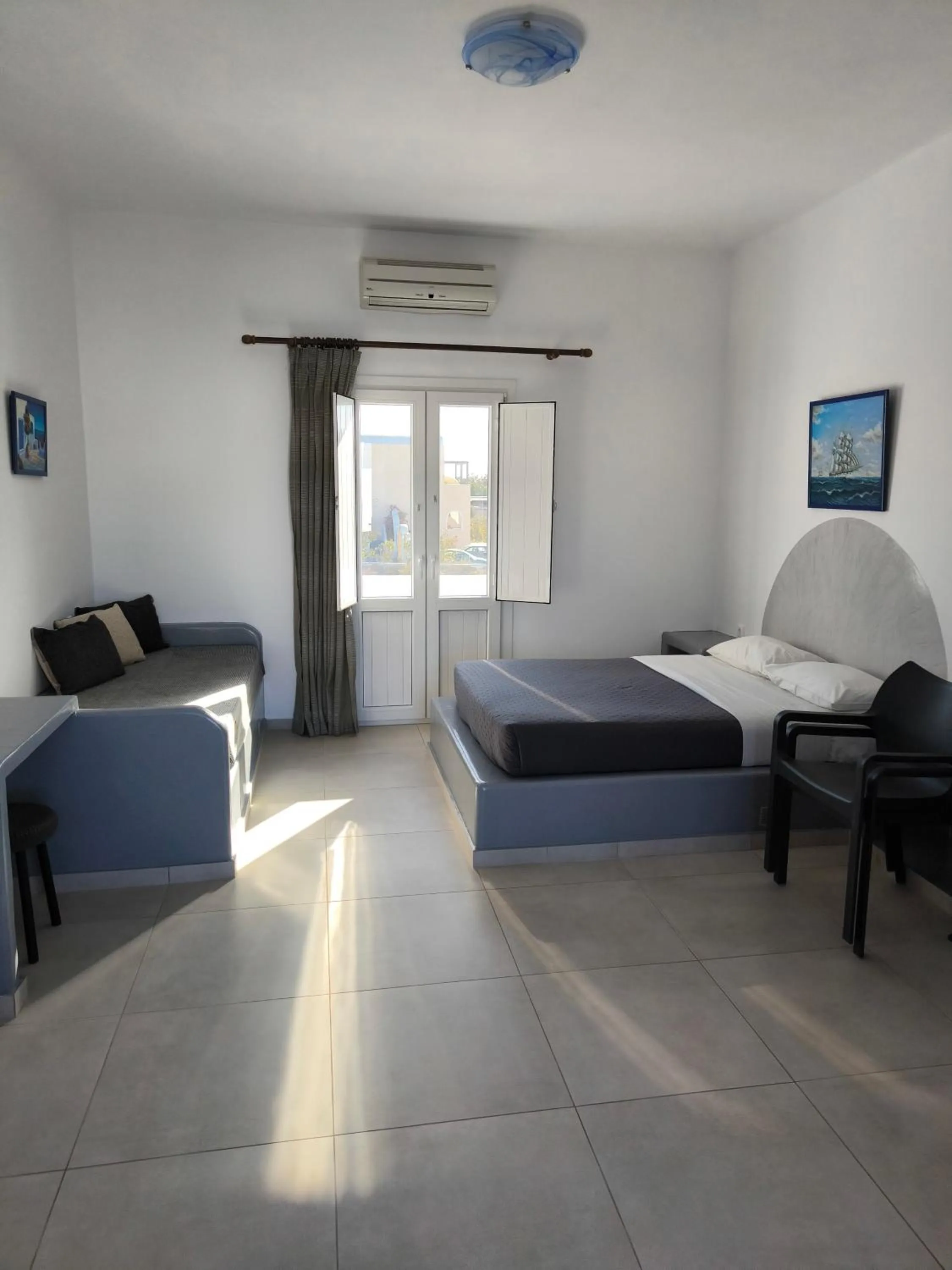 Bedroom, Bed in Mary Rooms