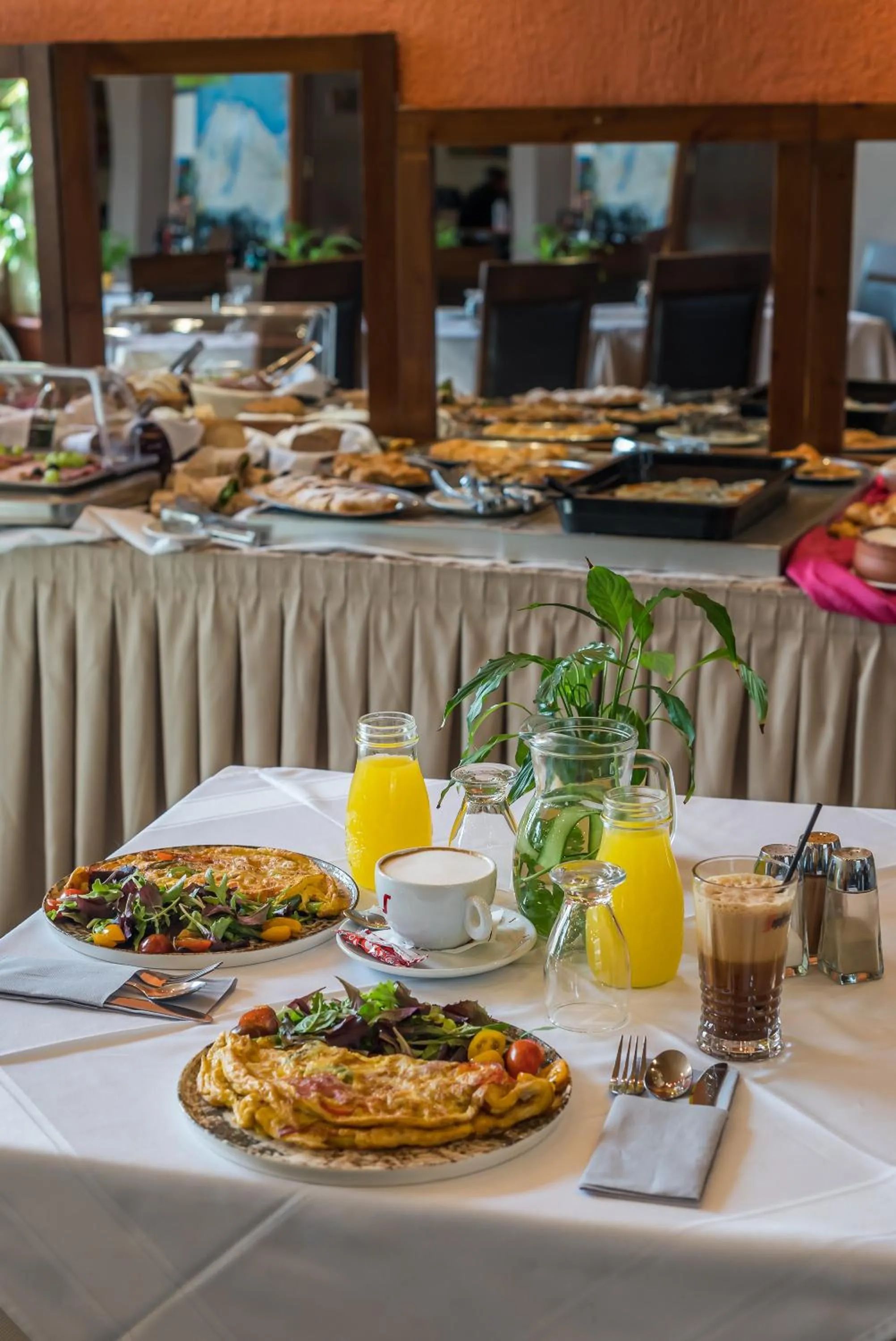 Breakfast in Arahova Inn Hotel