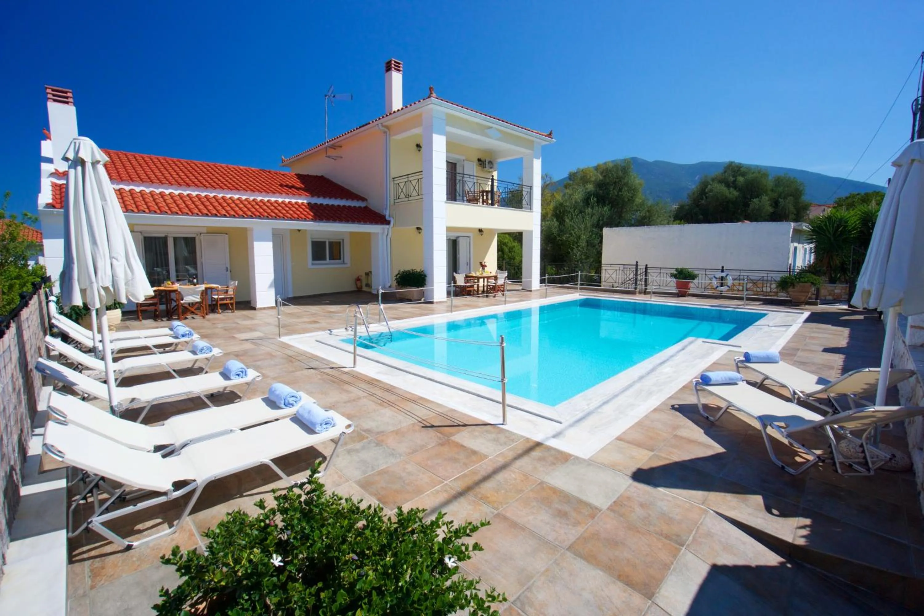 Area and facilities in Diamanto Complex