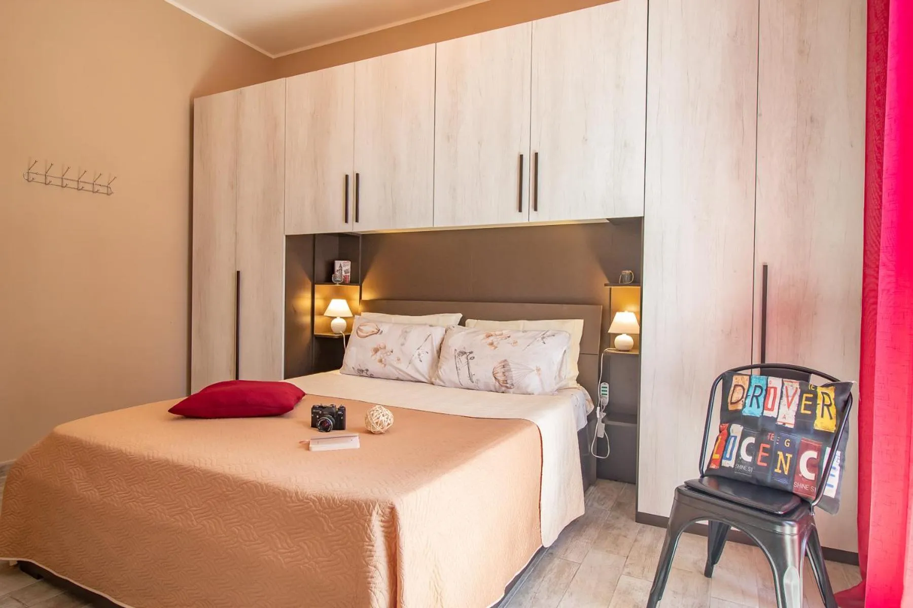 Photo of the whole room, Bed in La Casa Rosa