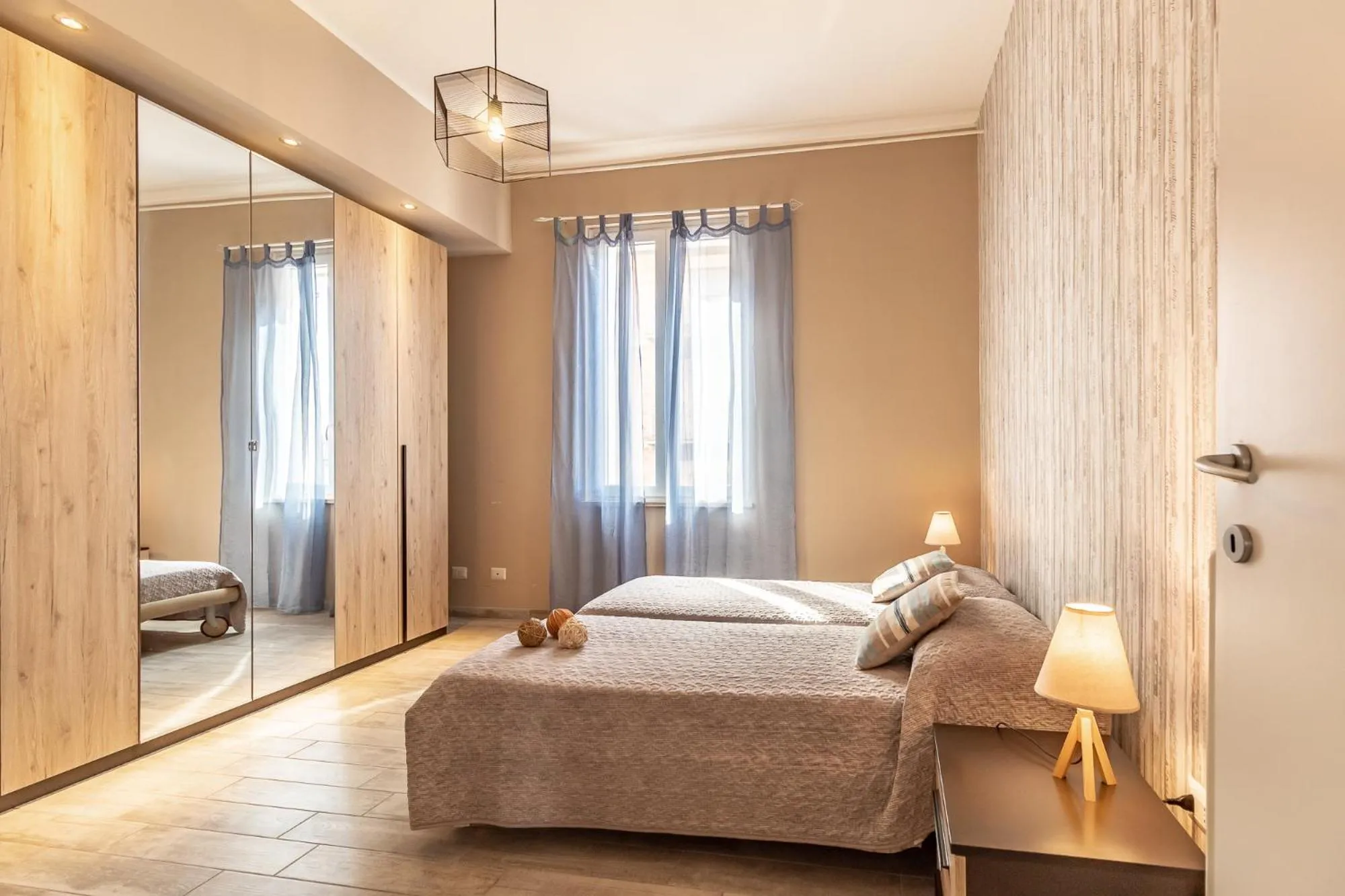 Photo of the whole room, Bed in La Casa Rosa