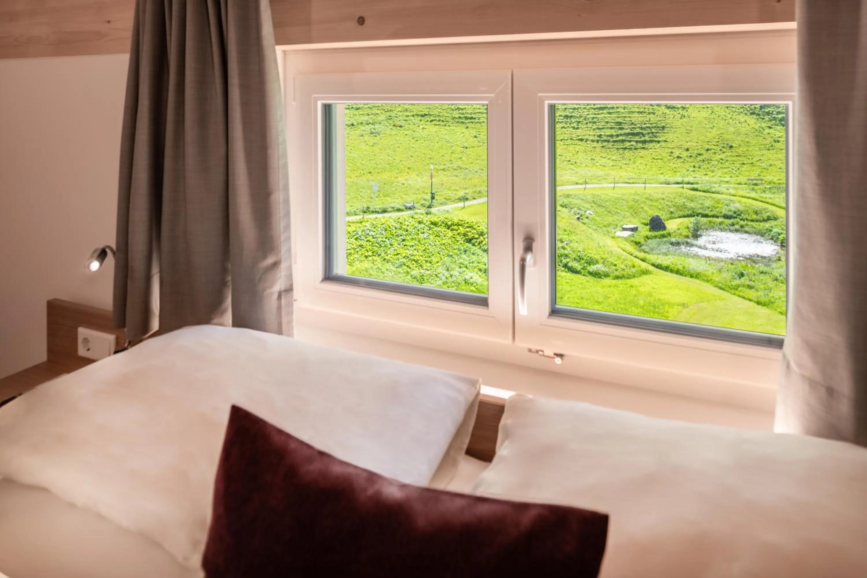 Natural landscape, Bed in Rössle Appartements und Sport Rössle Skiverleih & Sportgeschäft