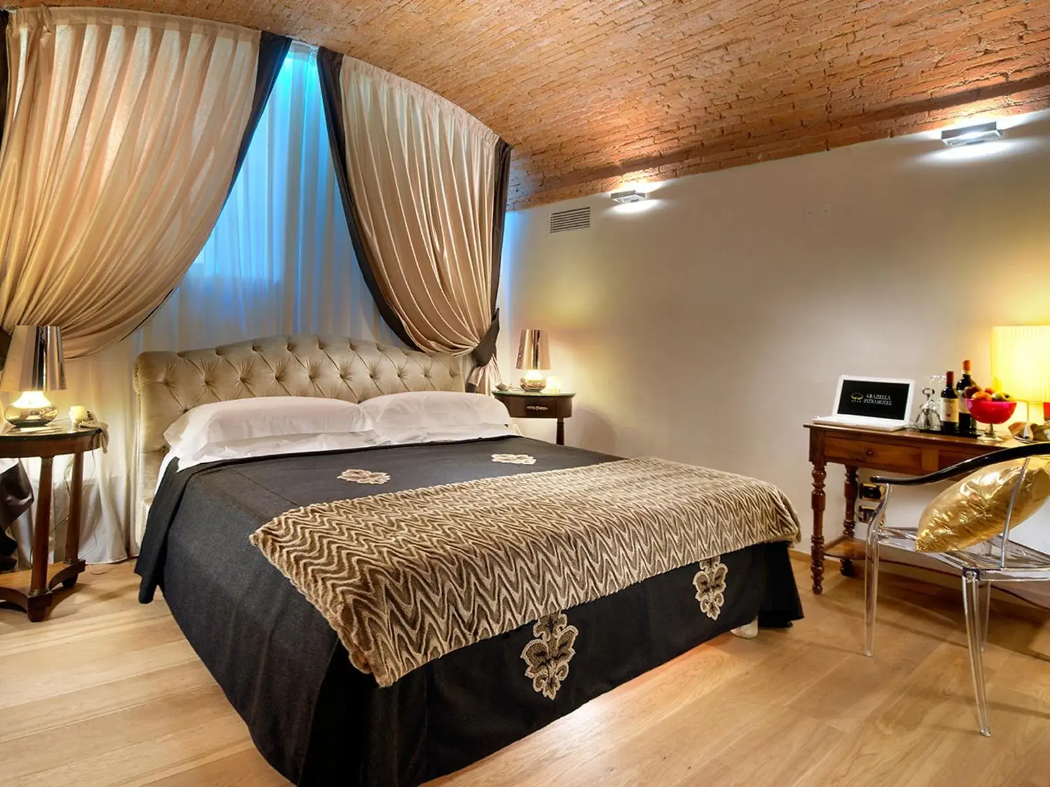 Coffee/tea facilities, Bed in Graziella Patio Hotel Coffee/tea facilities, Bed in Graziella Patio Hotel