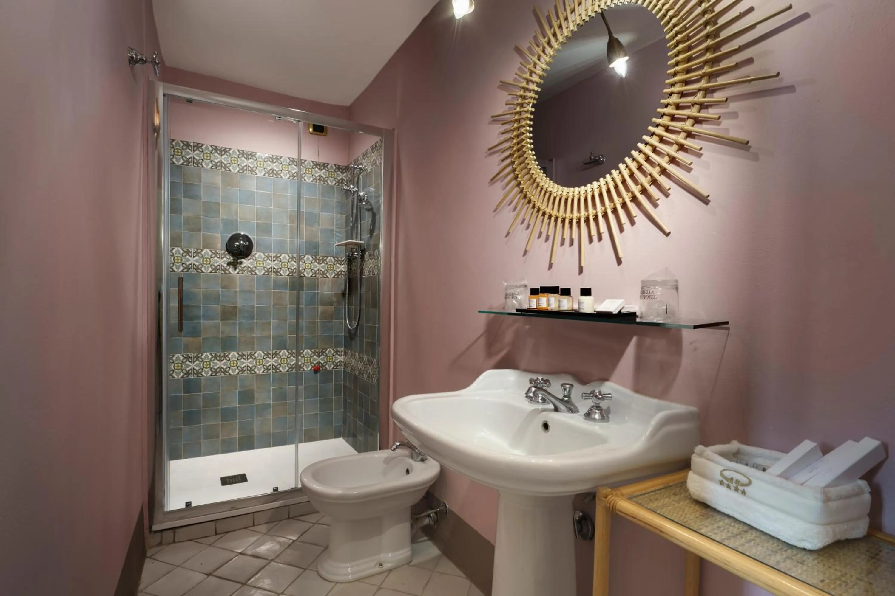 Shower in Graziella Patio Hotel