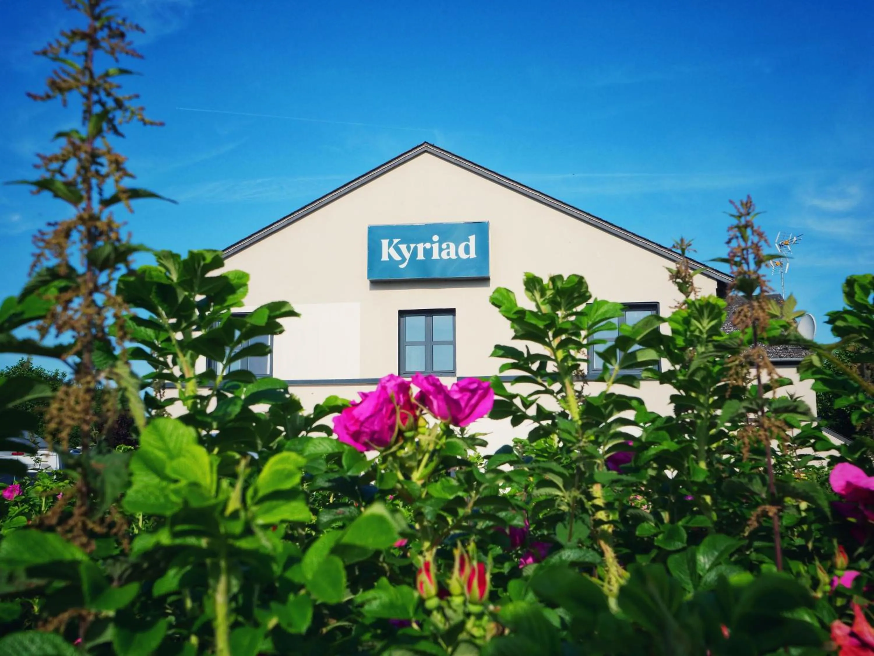 Property building in Hôtel Kyriad Dieppe