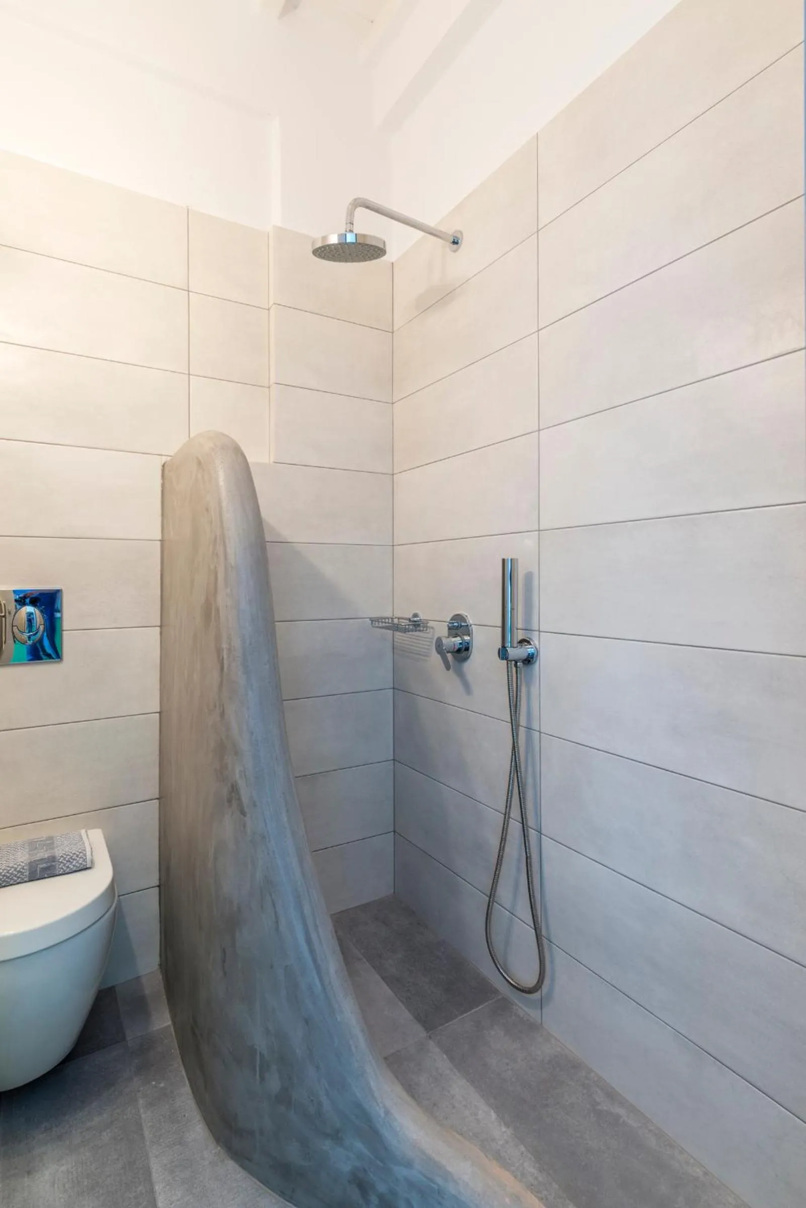 Shower in Artemoula's Studios