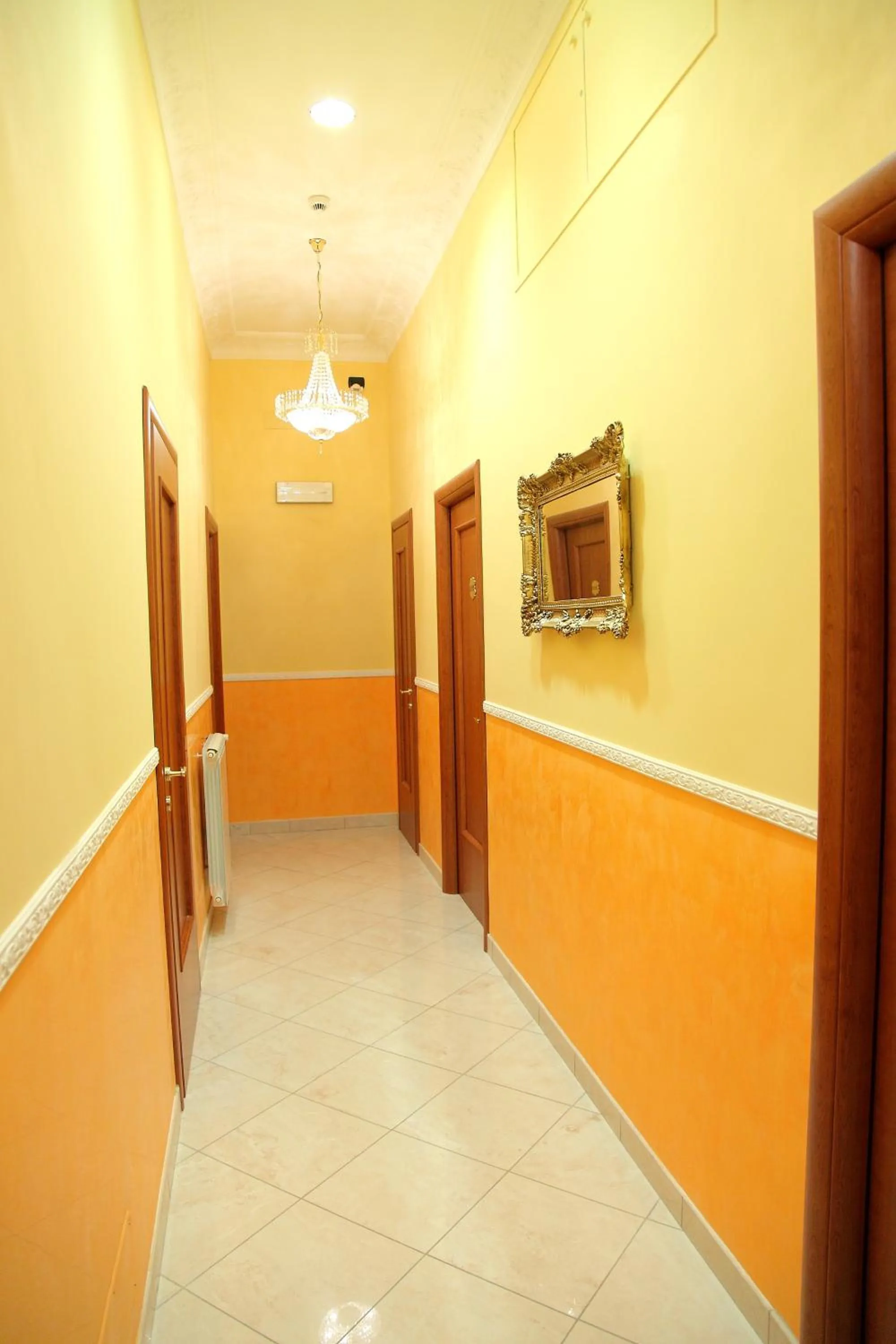 Decorative detail in Caroline Suite