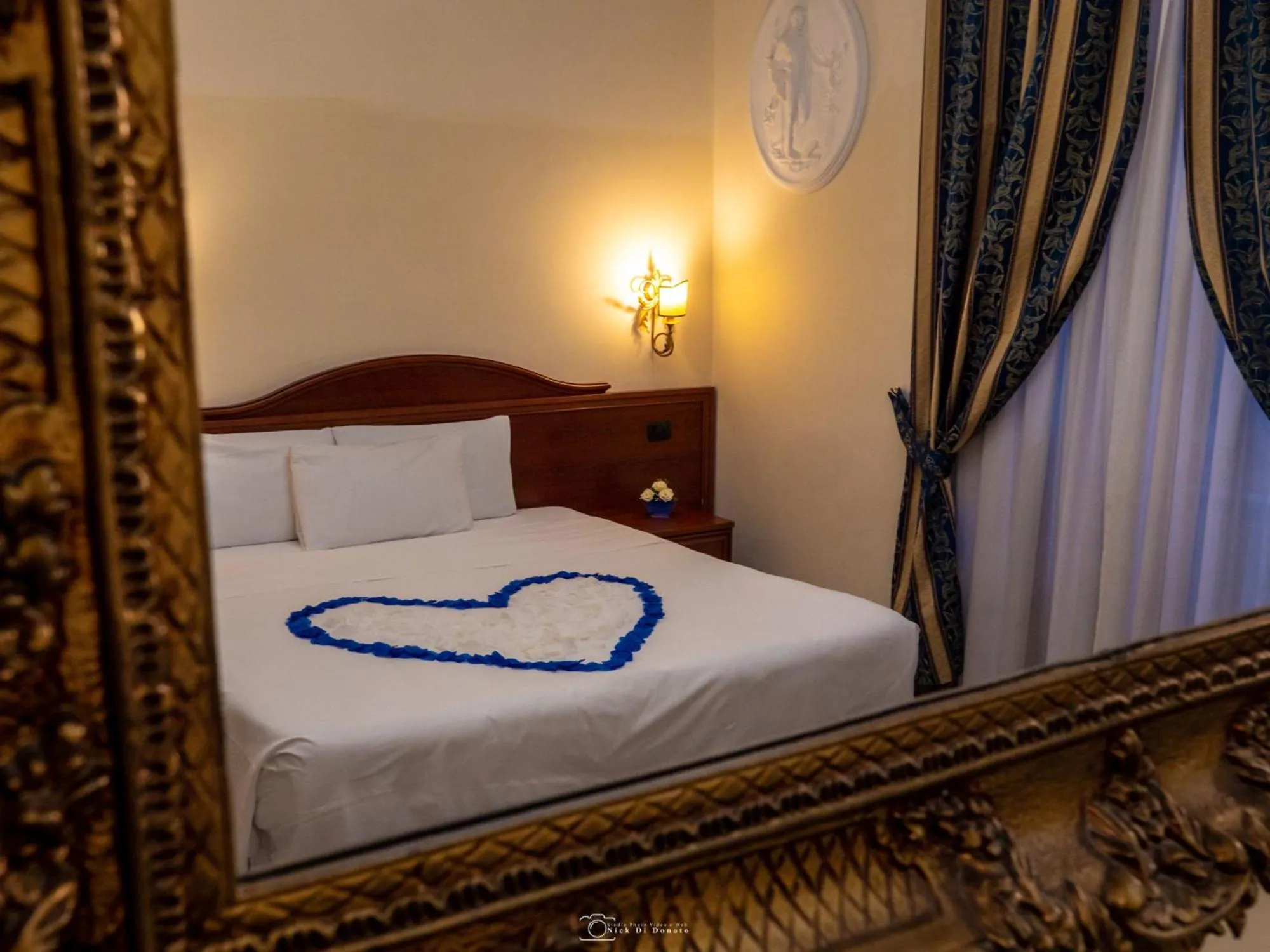 Photo of the whole room, Bed in Caroline Suite