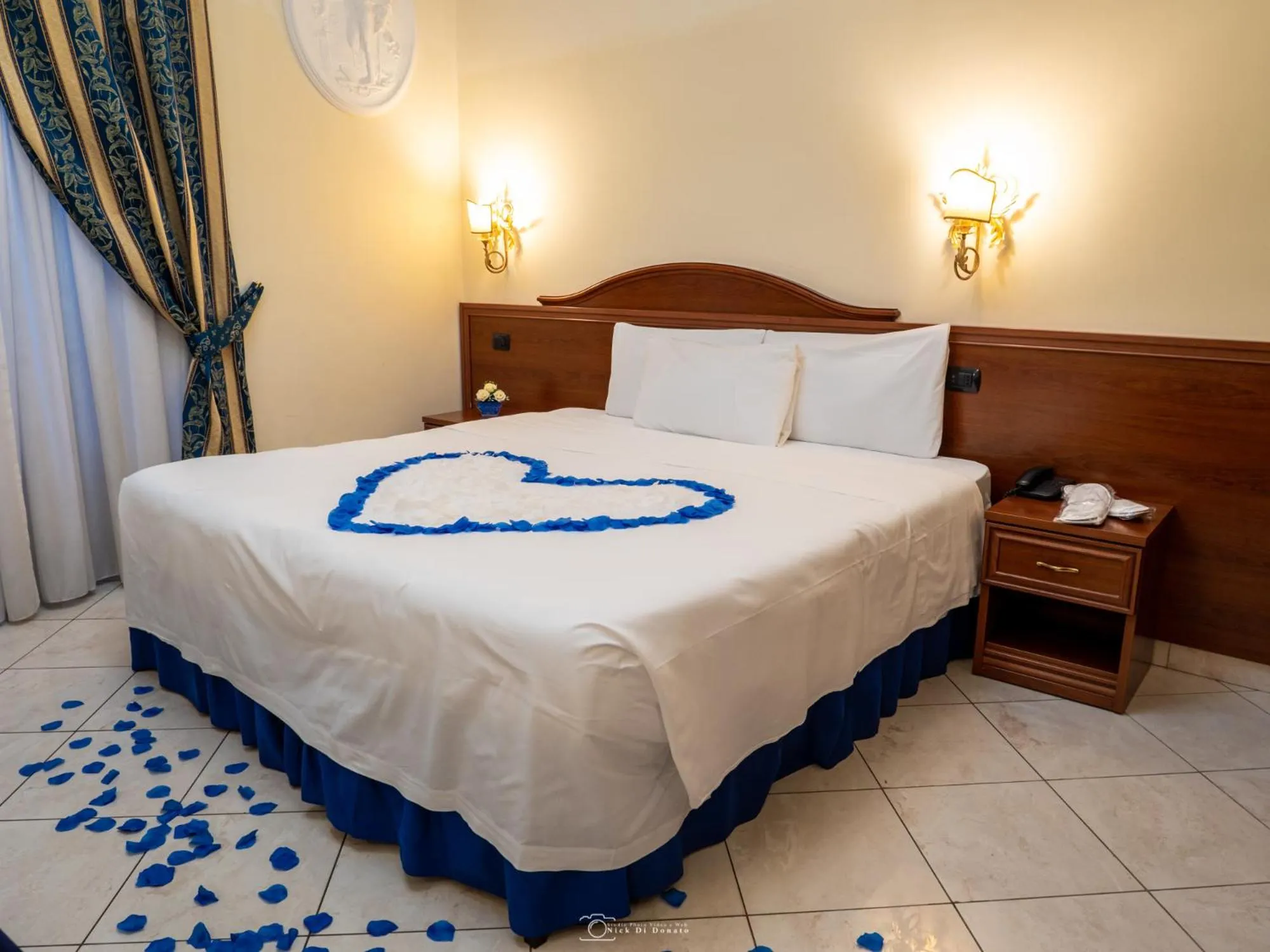 Bed in Caroline Suite