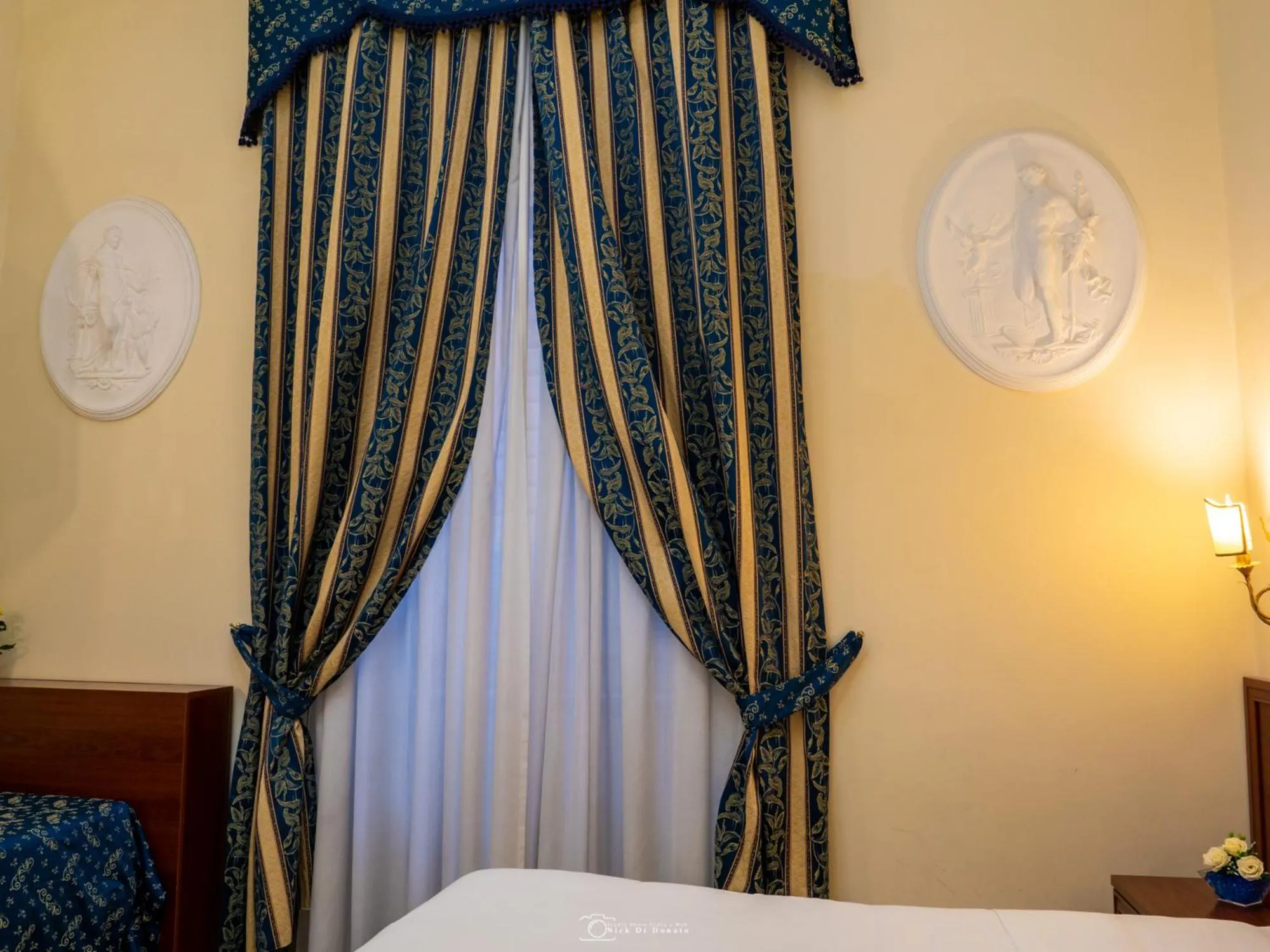 Decorative detail, Bed in Caroline Suite