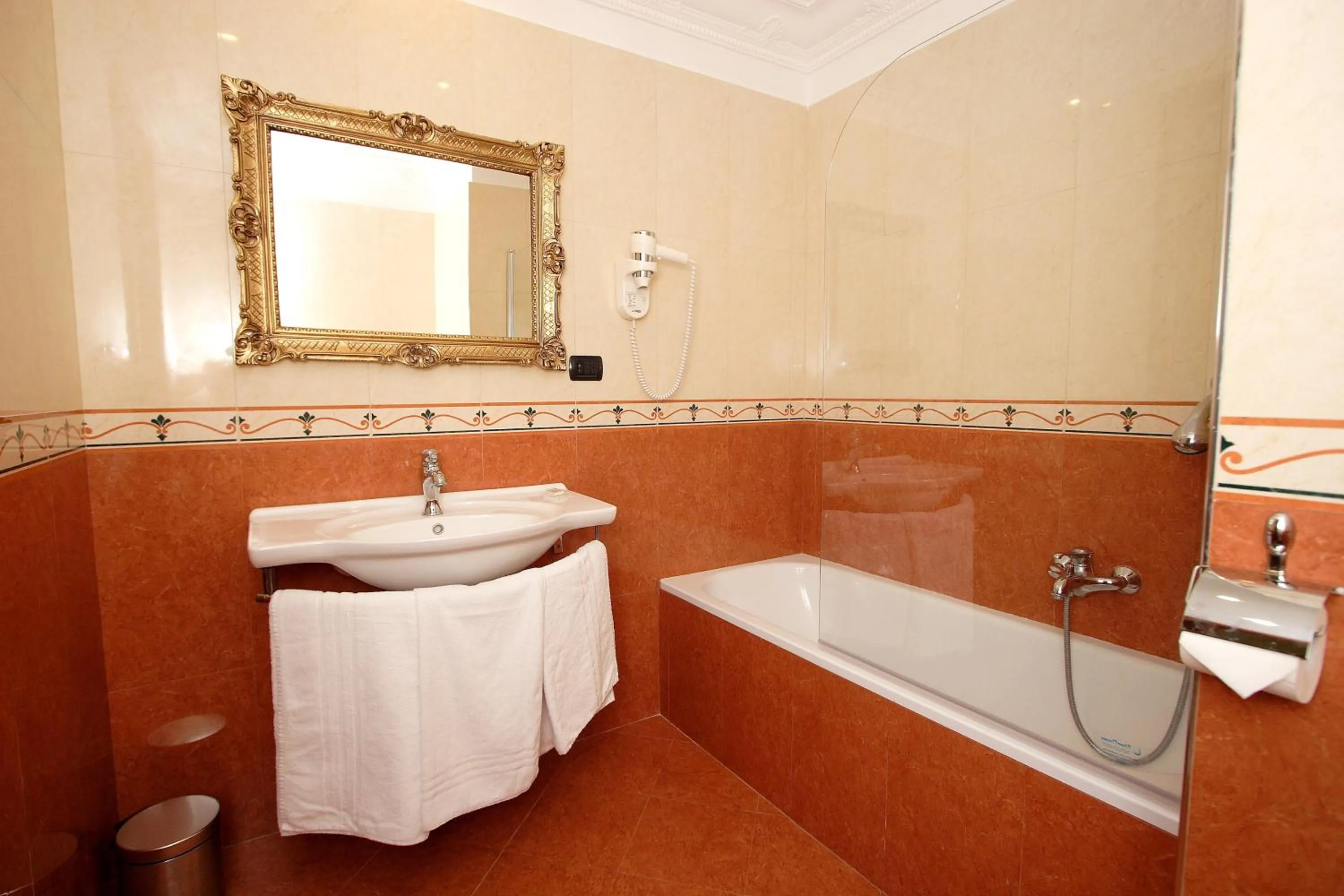 Bathroom in Caroline Suite