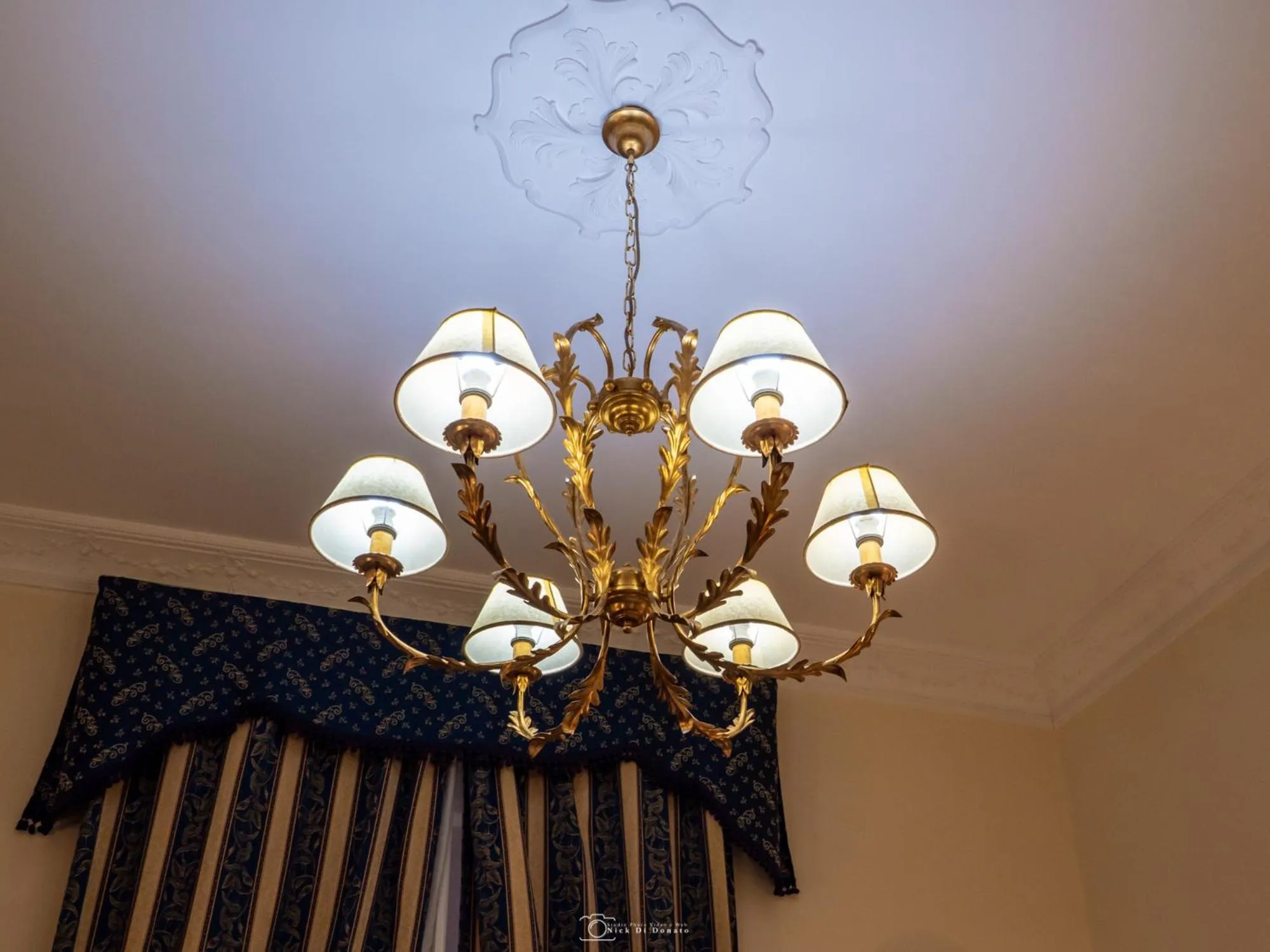 Decorative detail in Caroline Suite