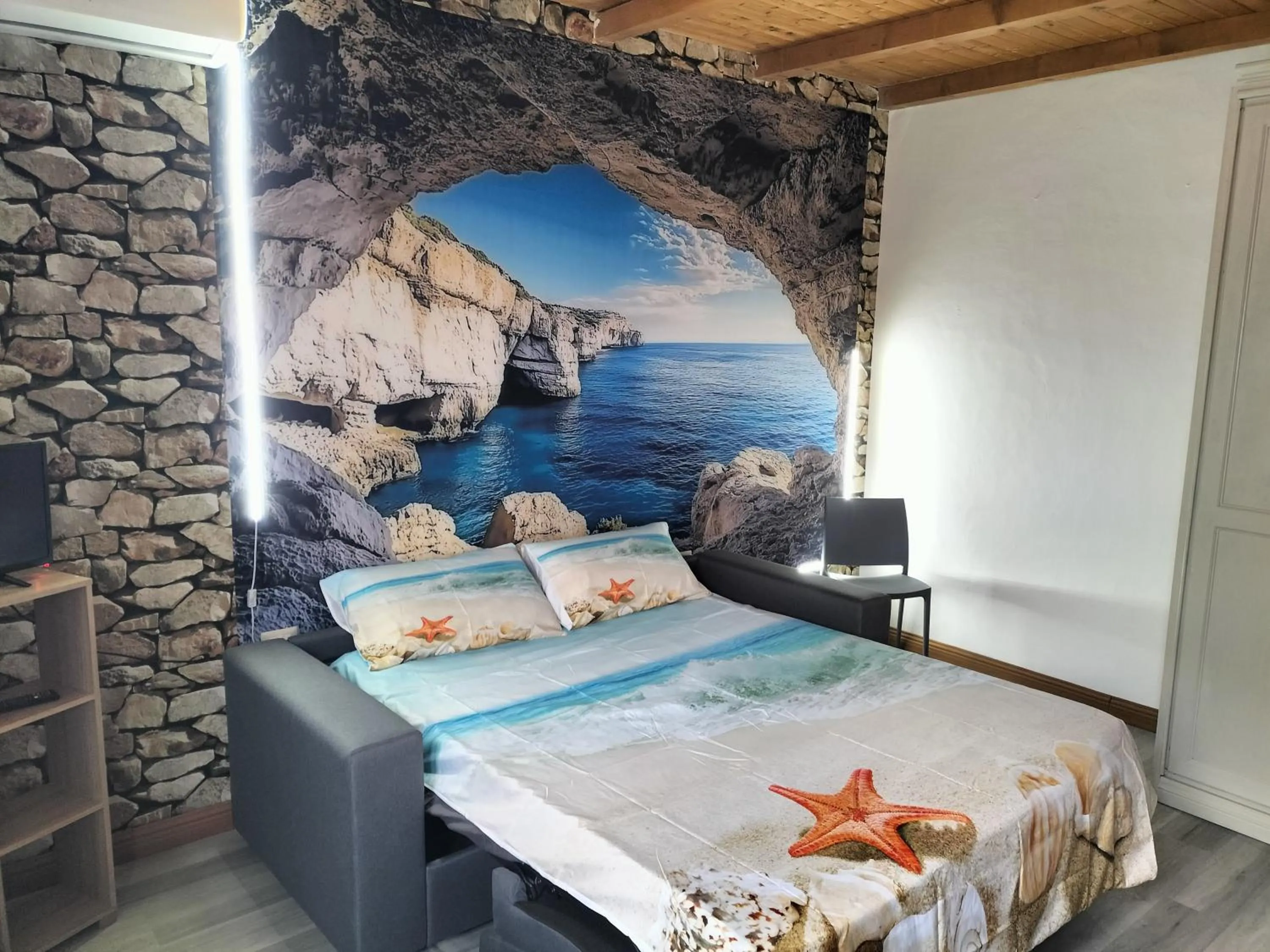 Photo of the whole room, Bed in The square