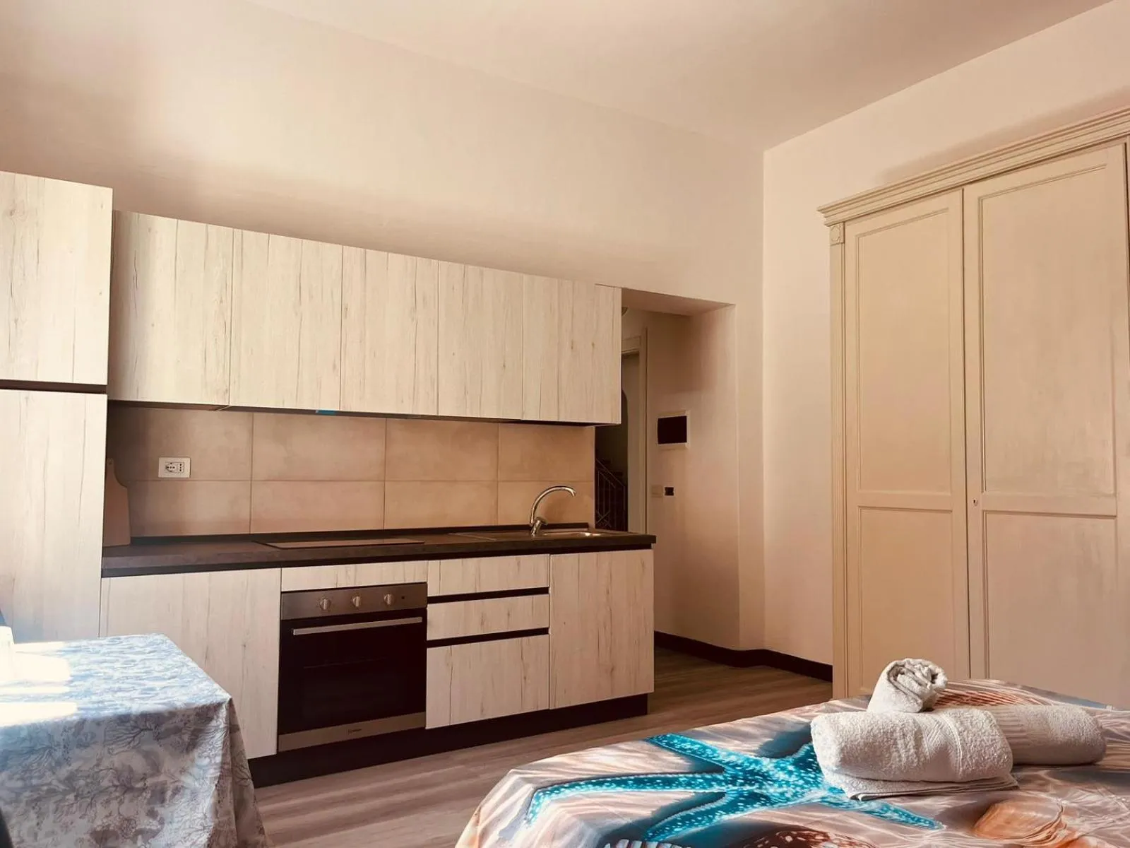 Kitchen or kitchenette in The square