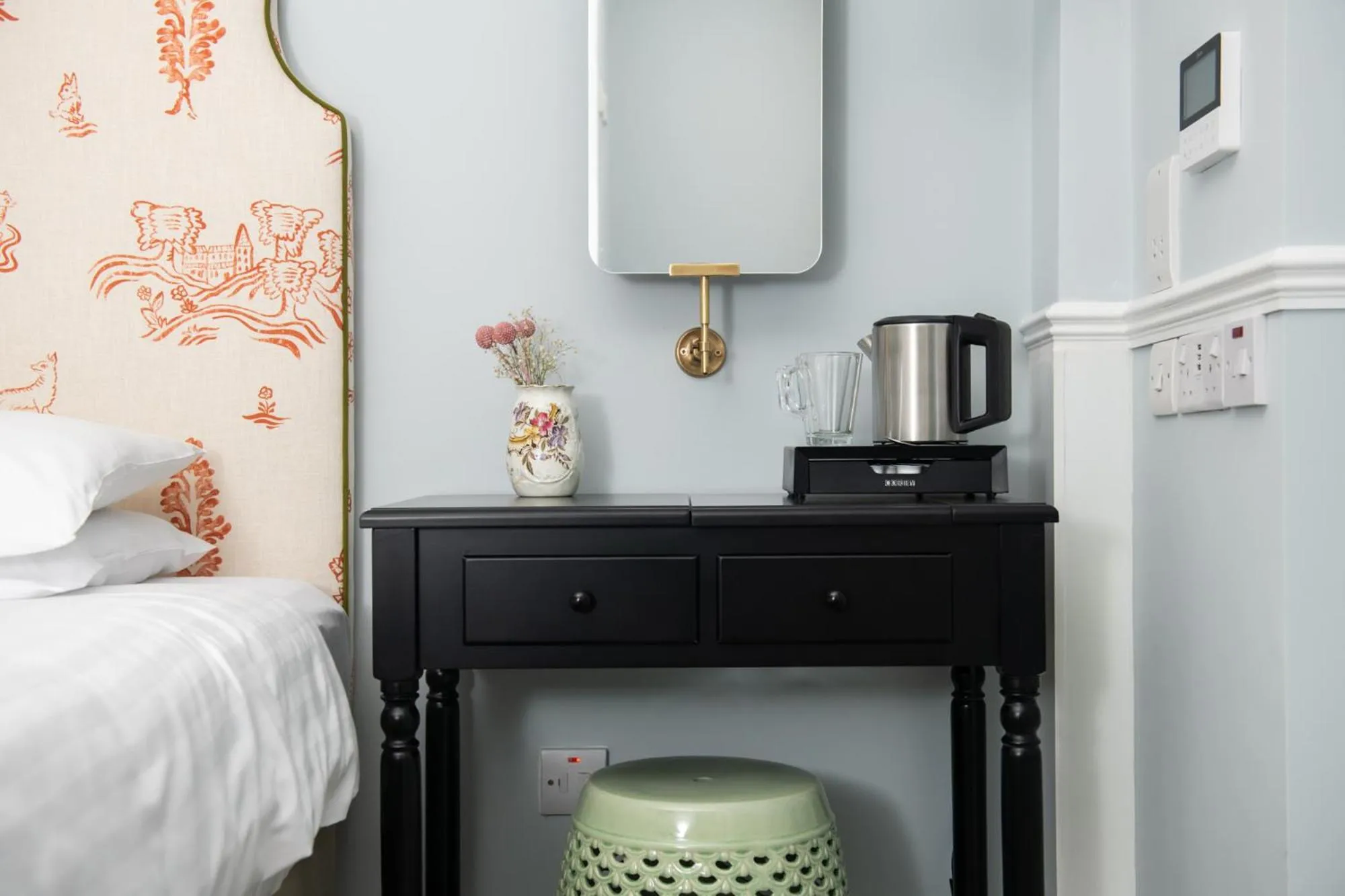 Bedroom, Bed in Americana Hotel