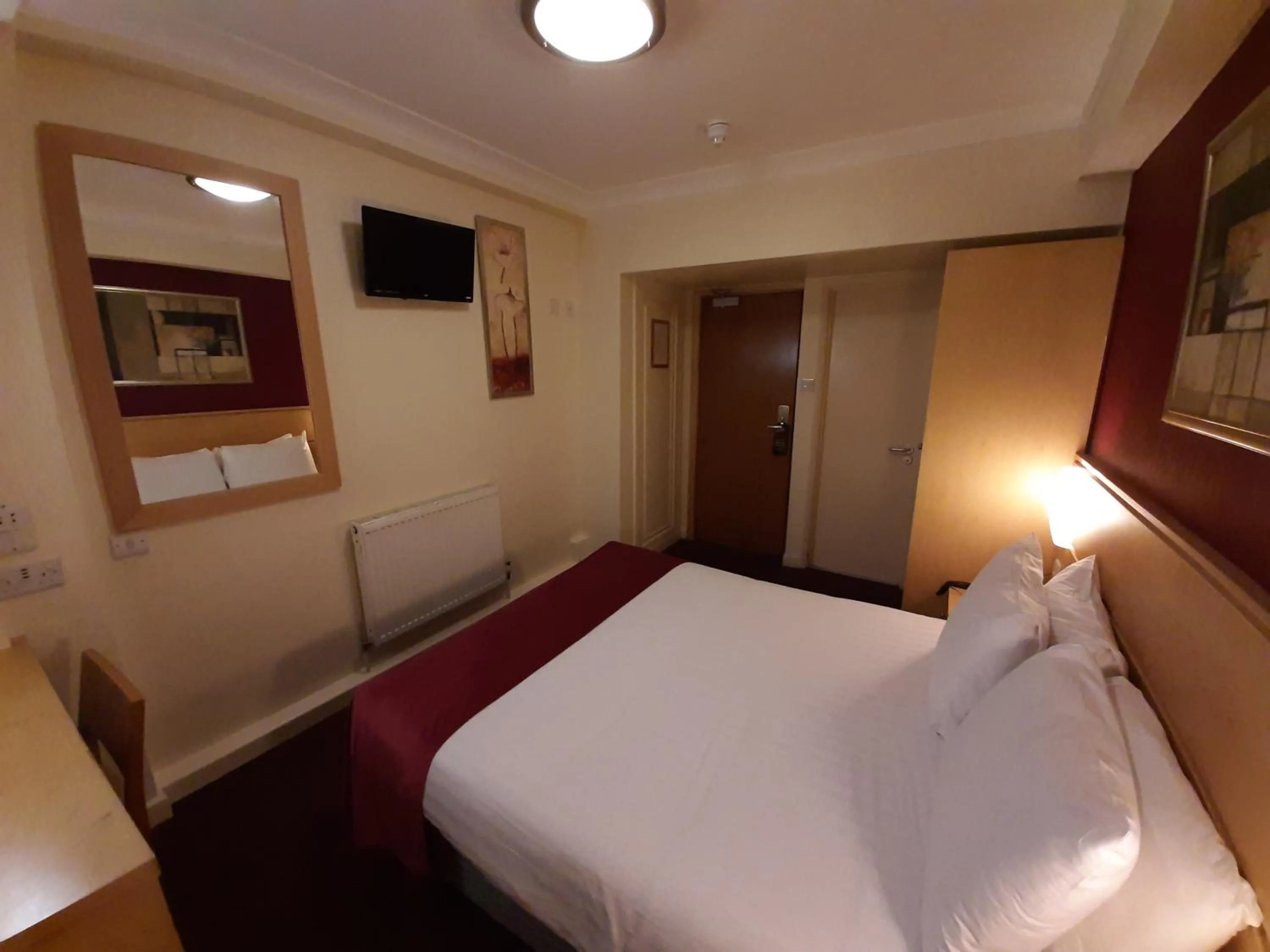 Bed in Americana Hotel