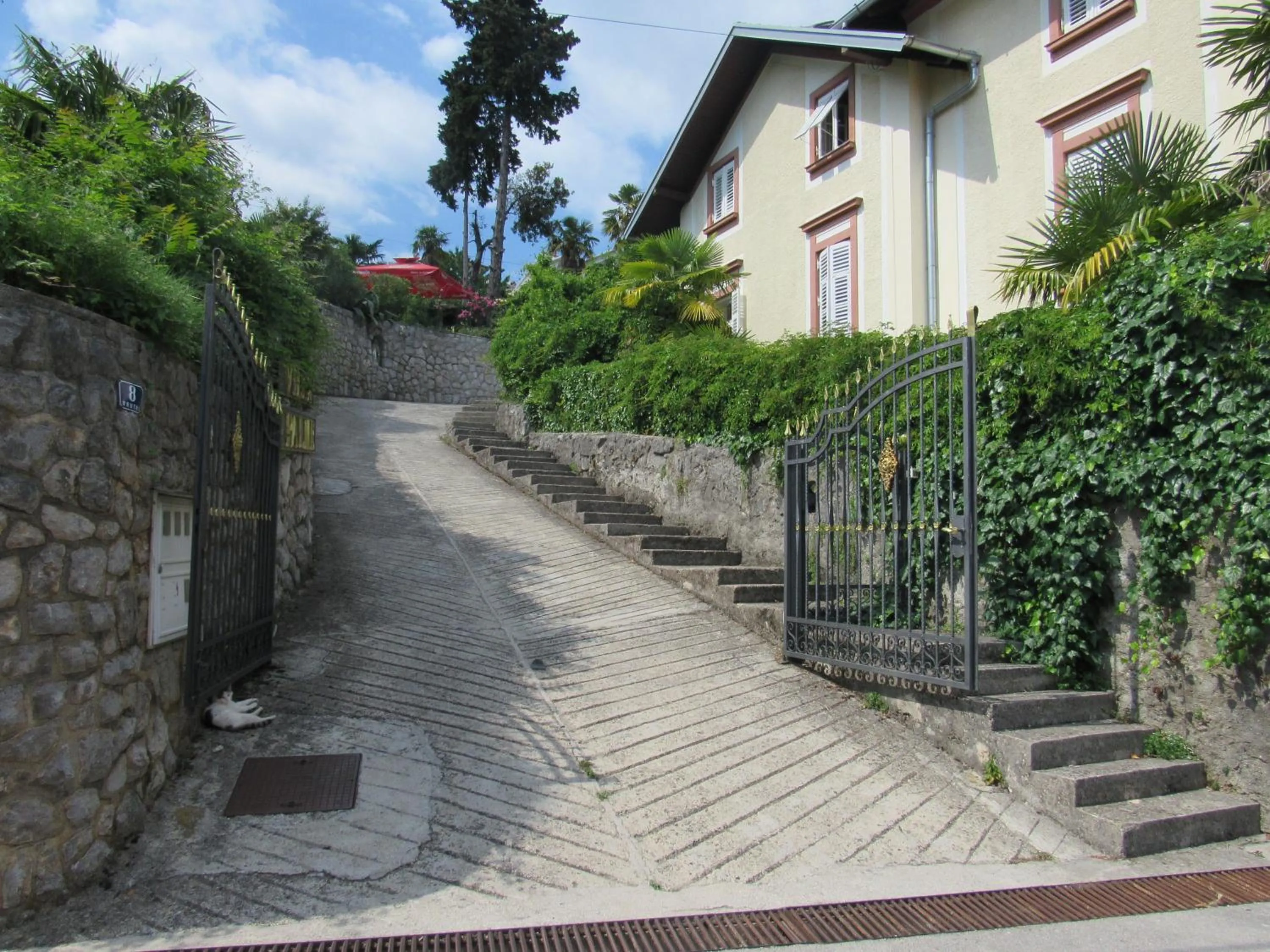Facade/entrance in Apartments Darijana