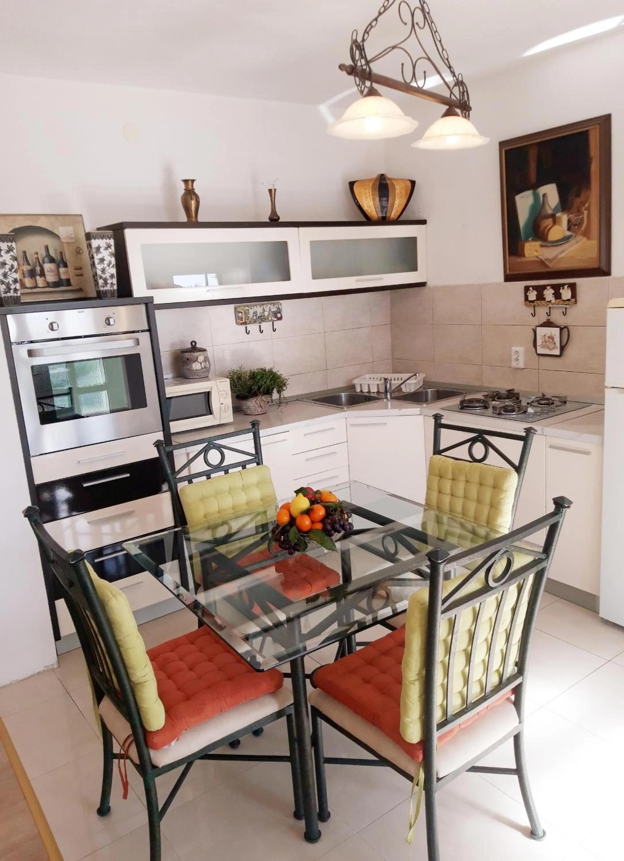 Kitchen or kitchenette in Apartments Darijana