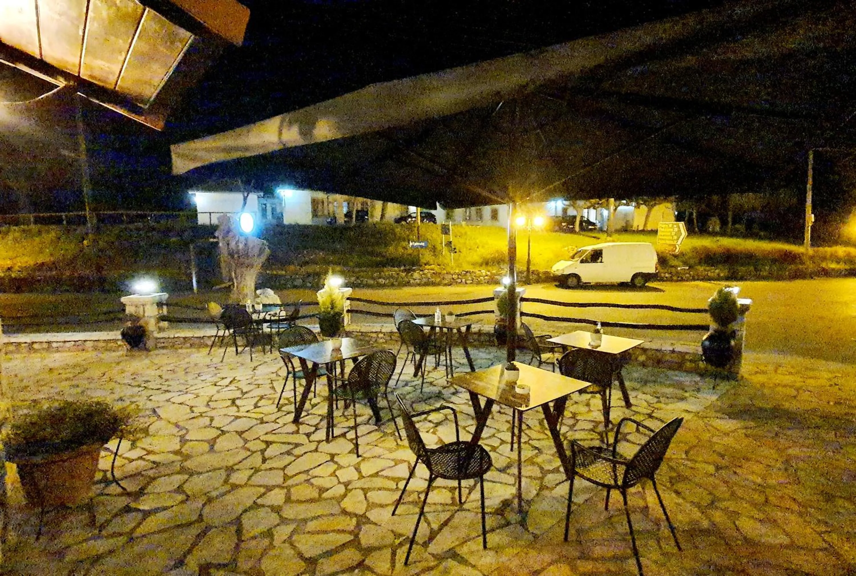 Property building in En Dimitsani