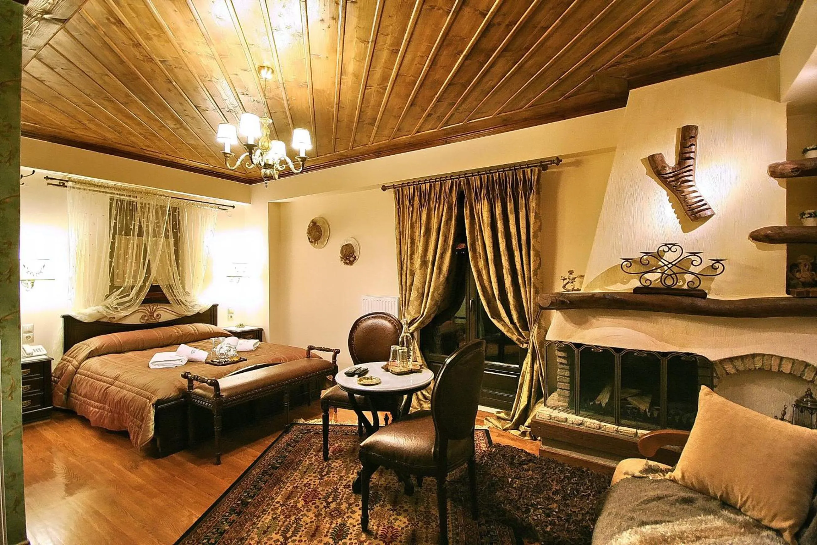 Photo of the whole room, Bed in En Dimitsani