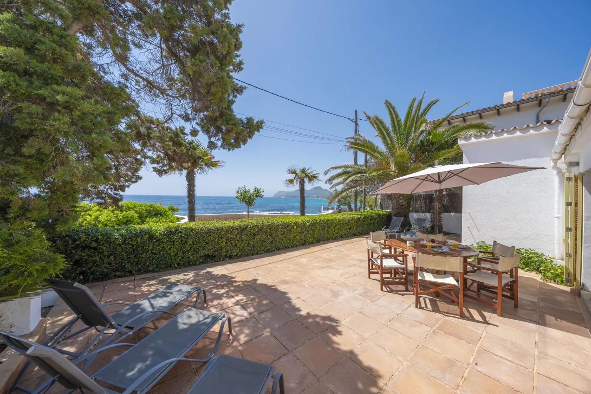 Casa Morant in front of the sea