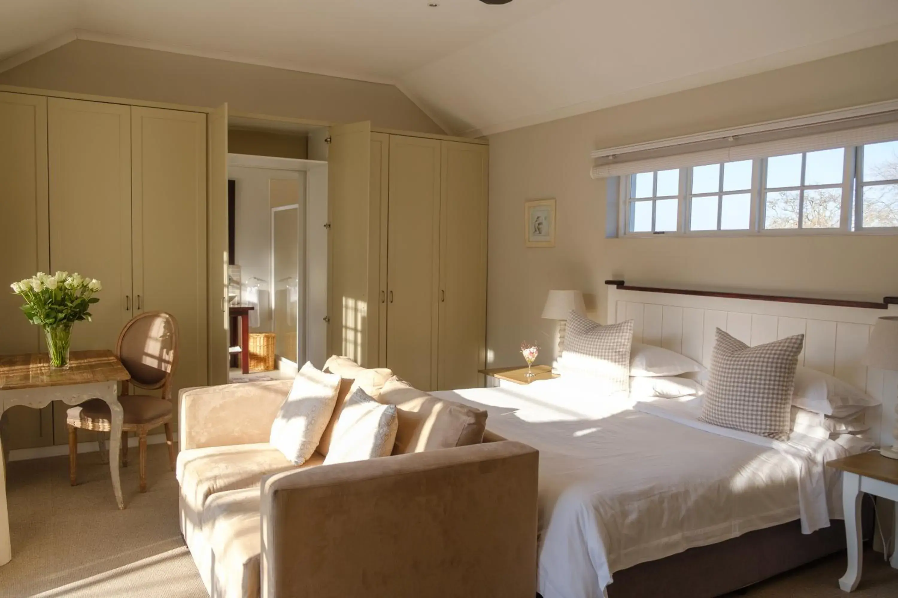 Superior Double or Twin Room with Garden View in Constantia White Lodge Guest House Superior Double or Twin Room with Garden View in Constantia White Lodge Guest House