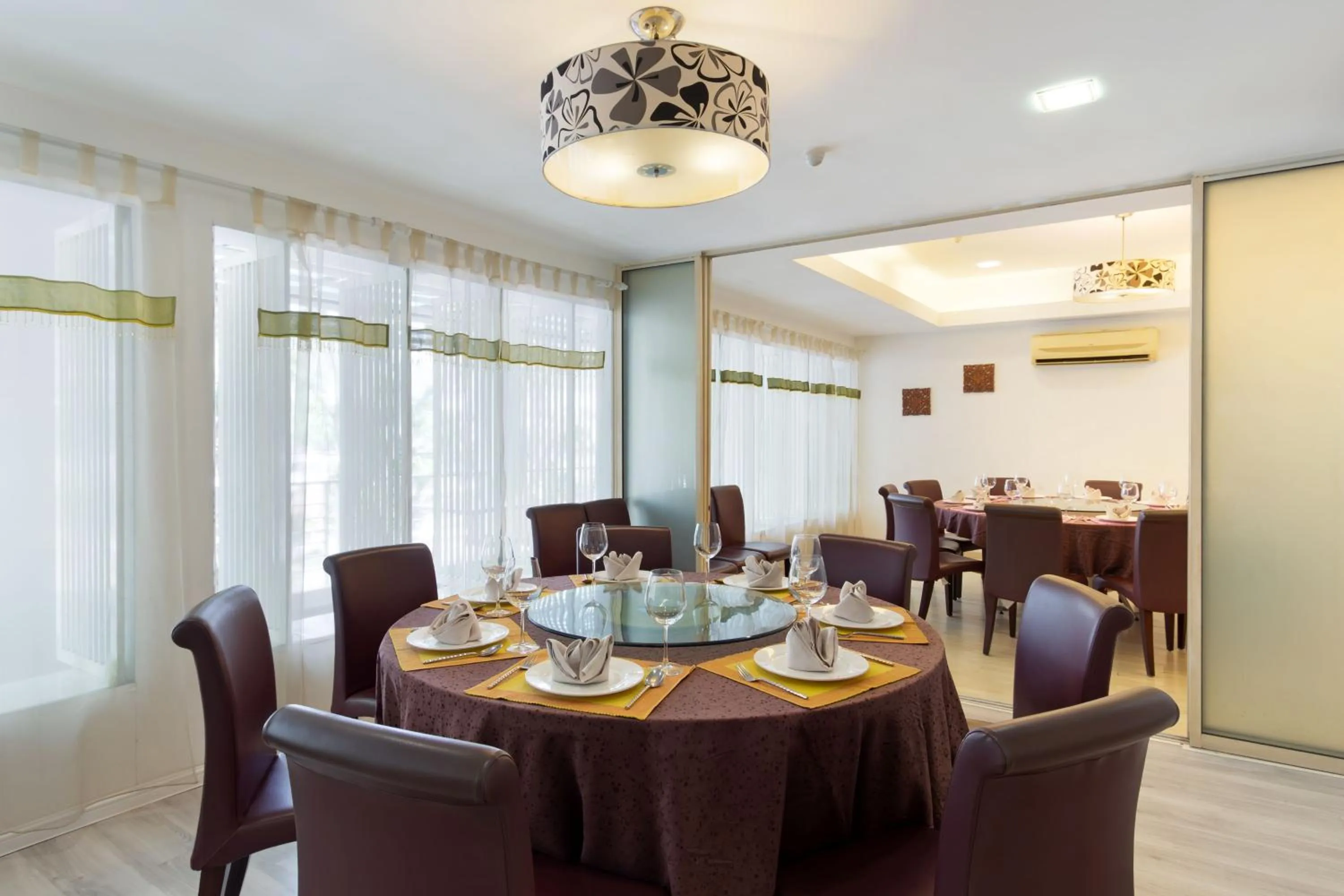 Restaurant/places to eat in Kings Hotel Melaka