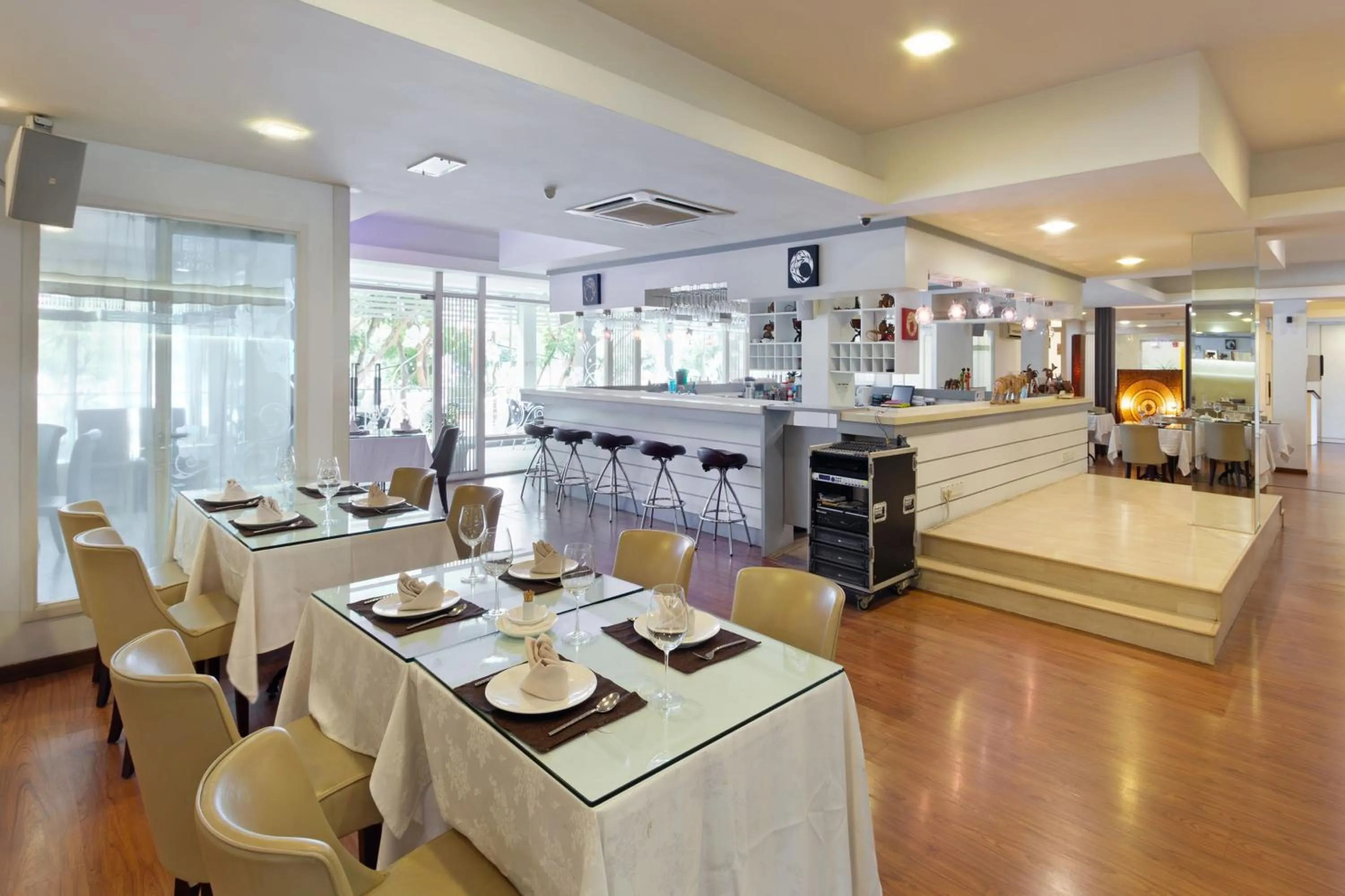 Restaurant/places to eat in Kings Hotel Melaka