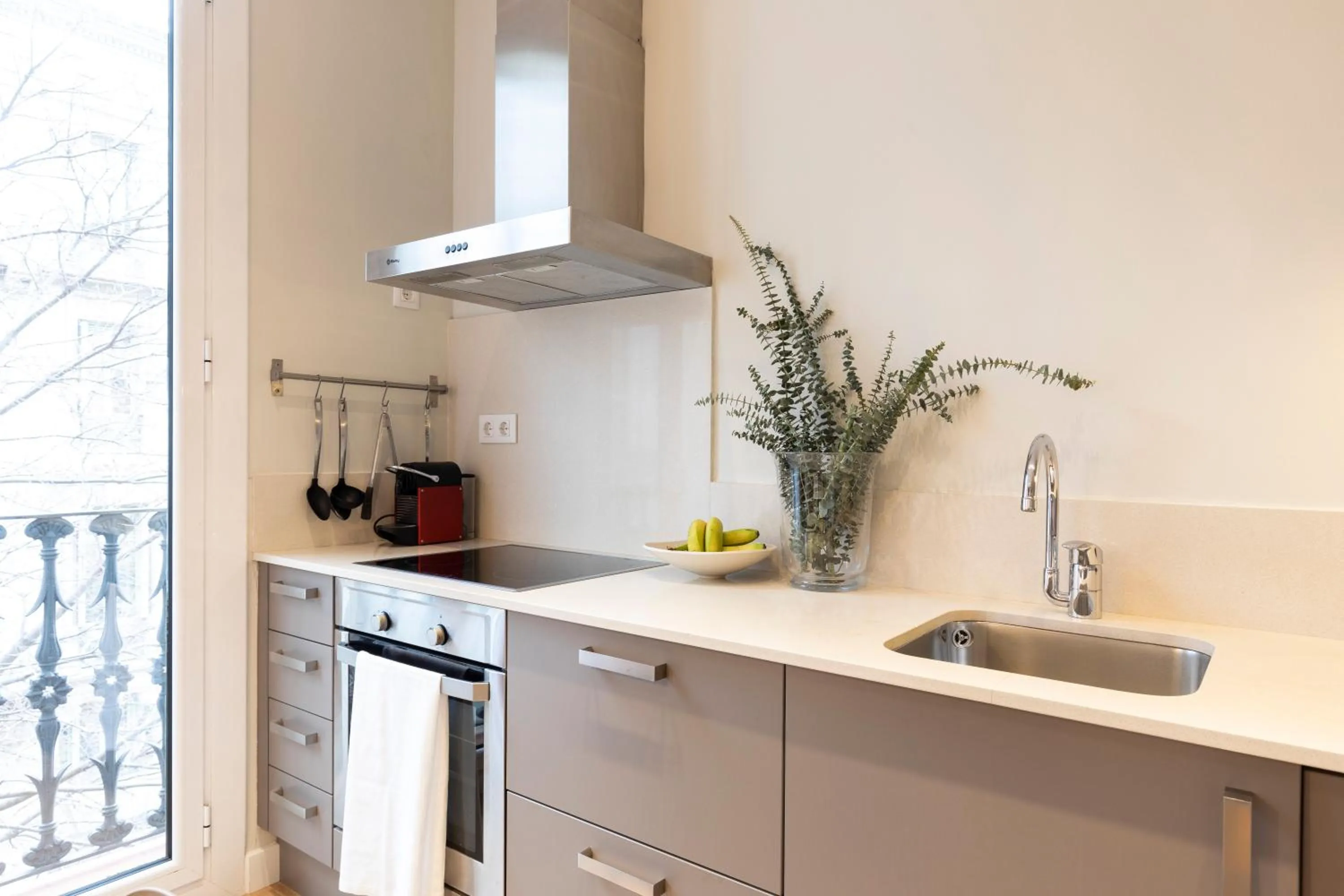 Coffee/tea facilities in Aspasios Urquinaona Apartments