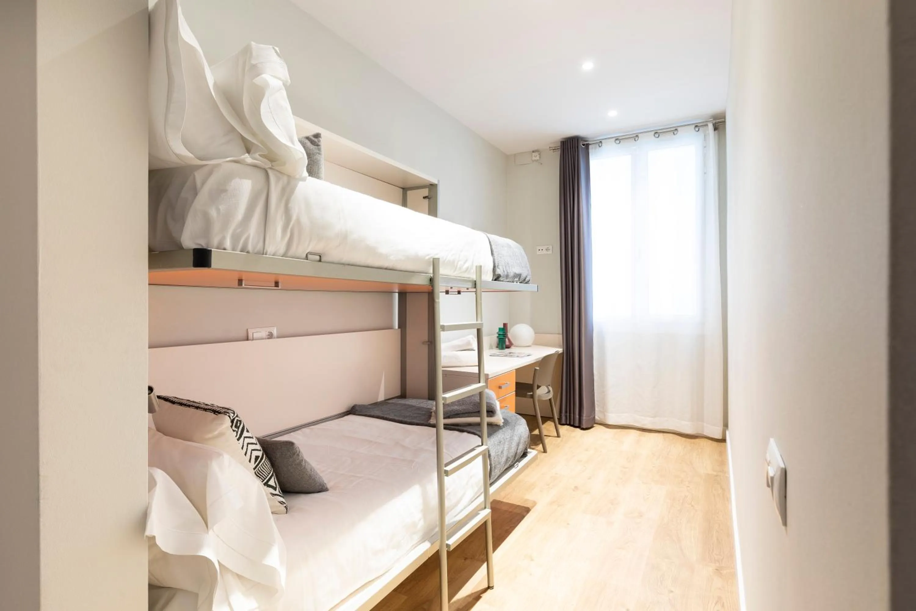 Bedroom, Bed in Aspasios Urquinaona Apartments