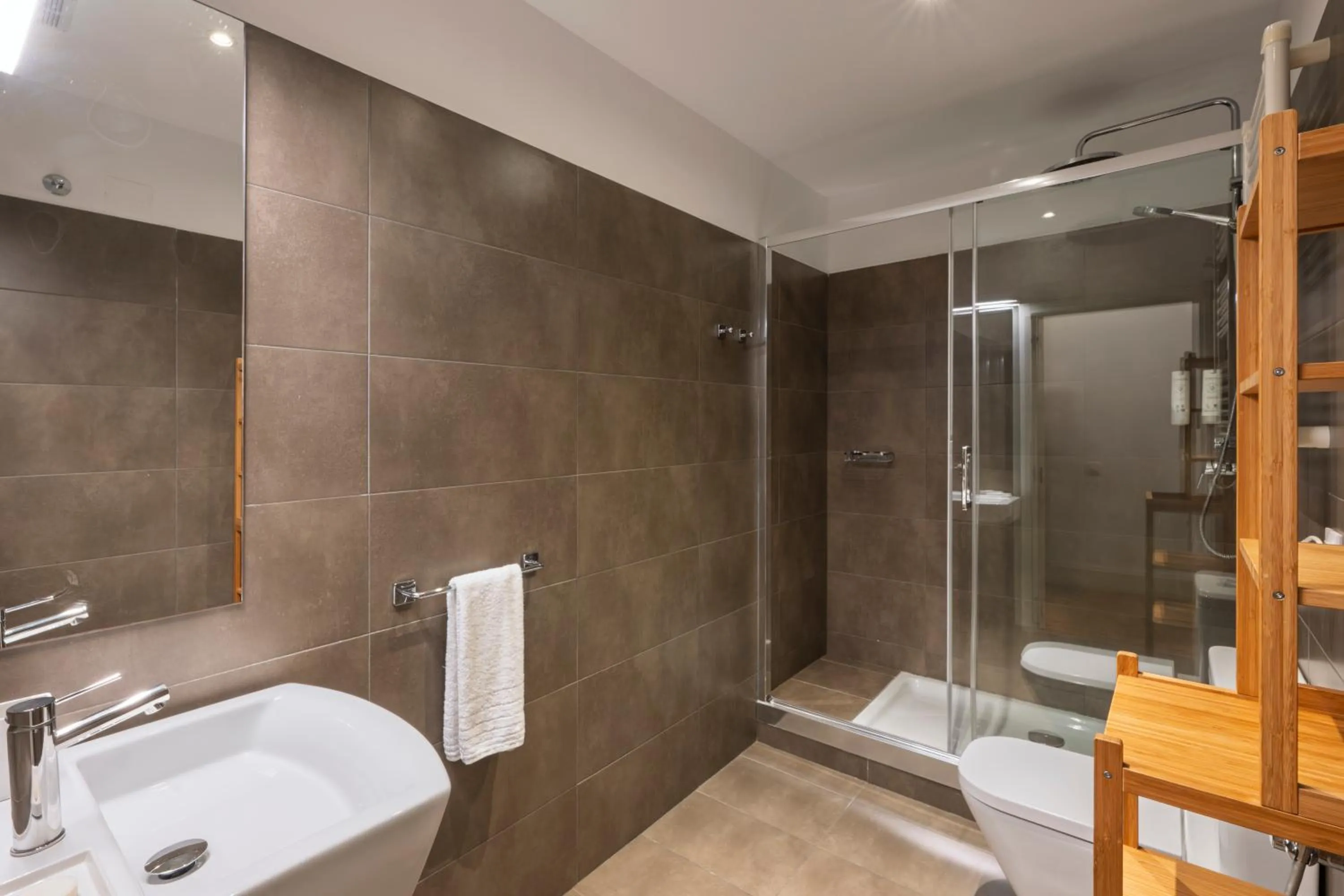 Toilet in Aspasios Urquinaona Apartments