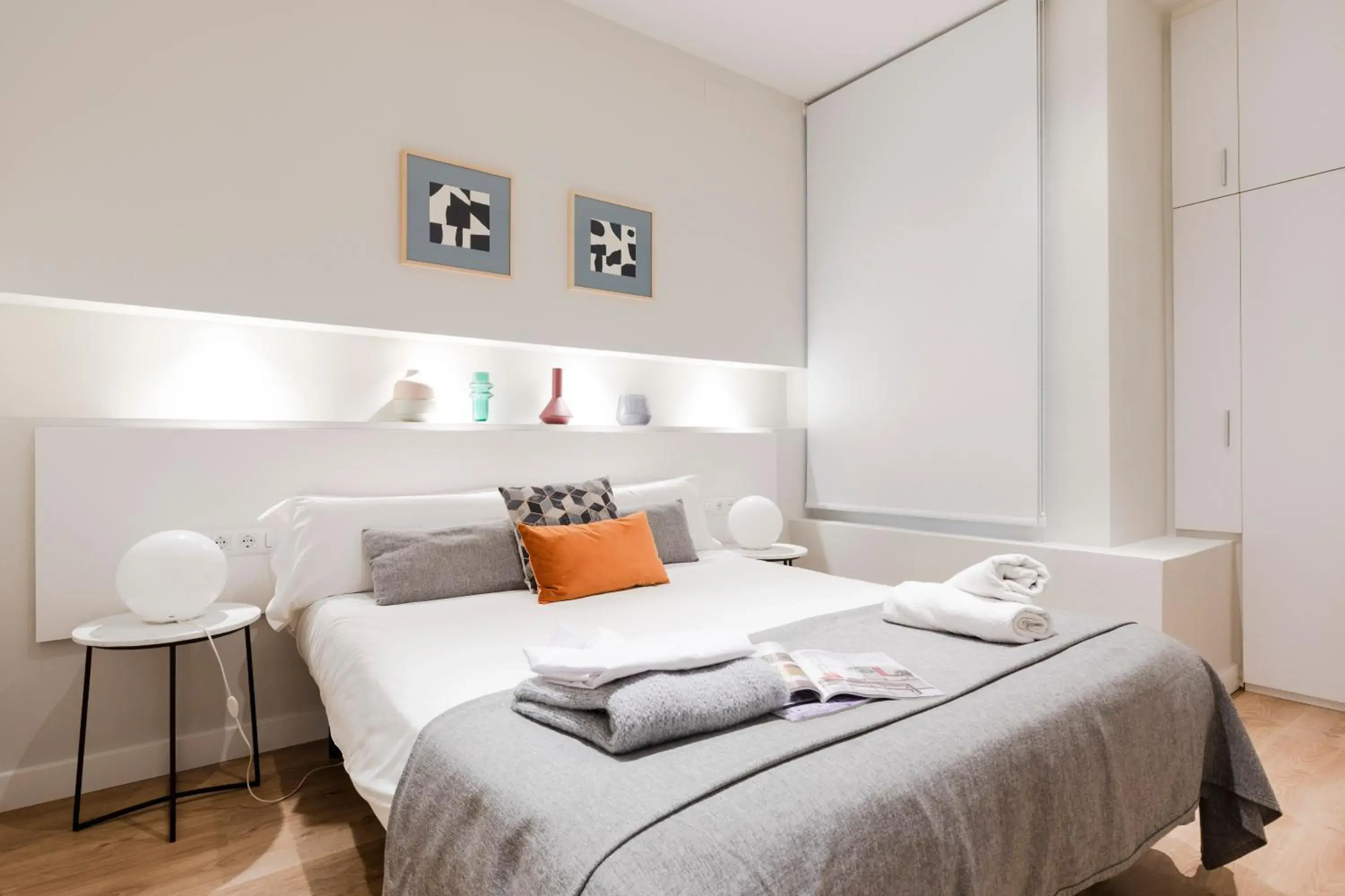 Two-Bedroom Apartment (2-4 Adults) in Aspasios Urquinaona Apartments Two-Bedroom Apartment (2-4 Adults) in Aspasios Urquinaona Apartments