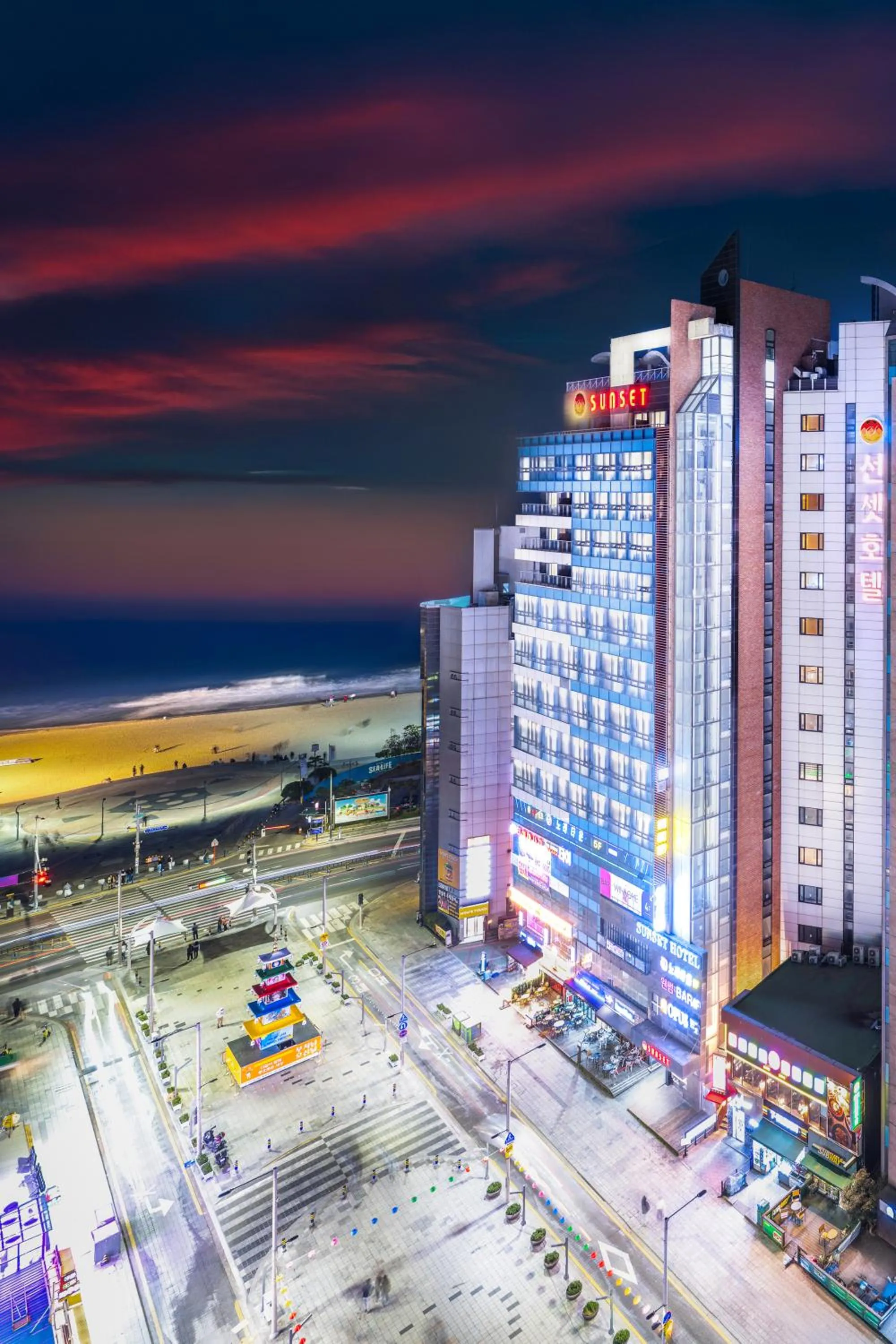 Facade/entrance in Sunset Hotel