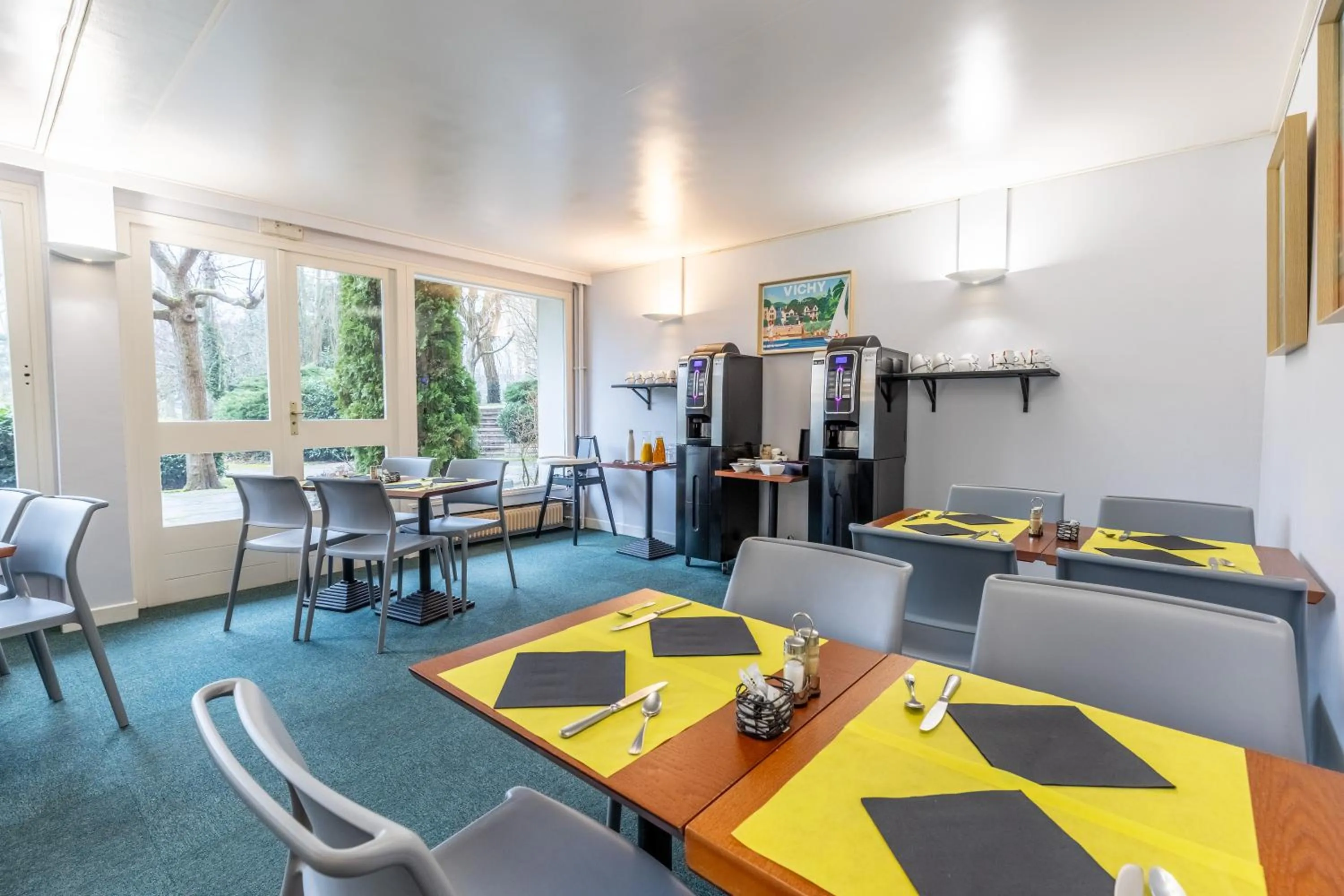 Breakfast in Brit Hotel Le Parc Vichy