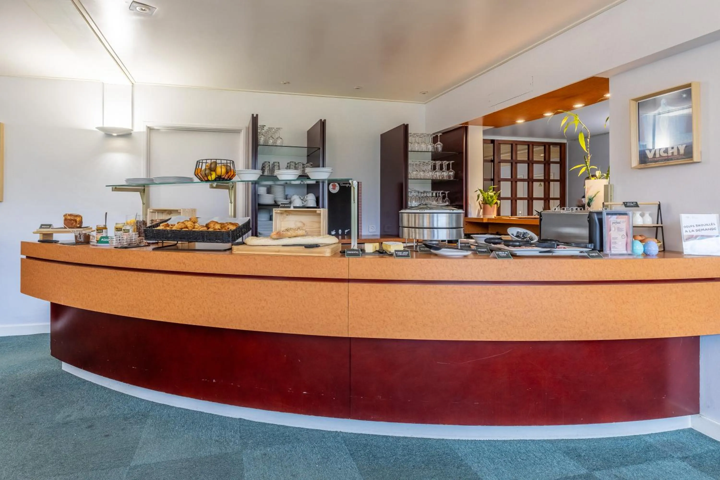 Breakfast in Brit Hotel Le Parc Vichy