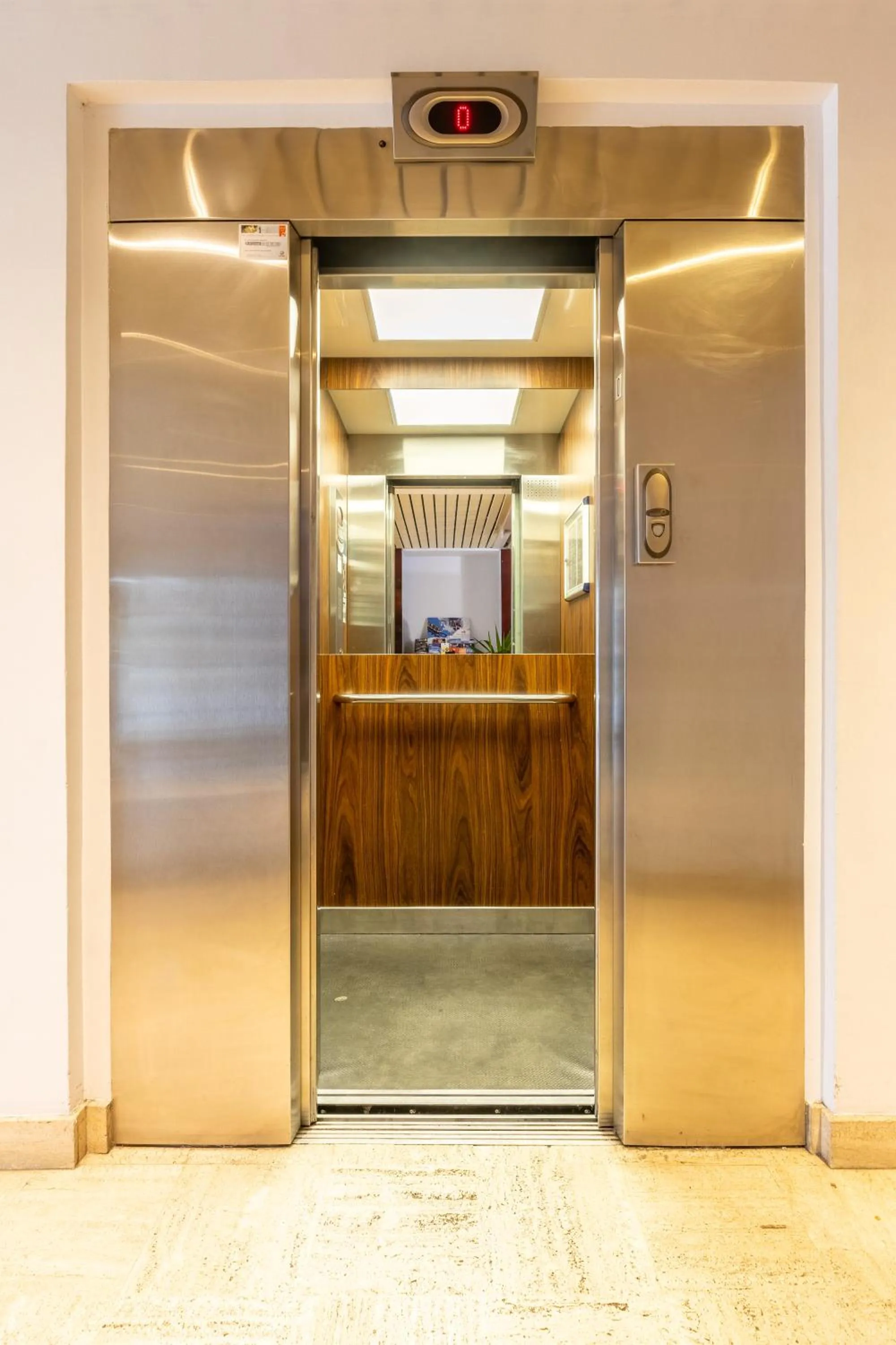 elevator in Brit Hotel Le Parc Vichy