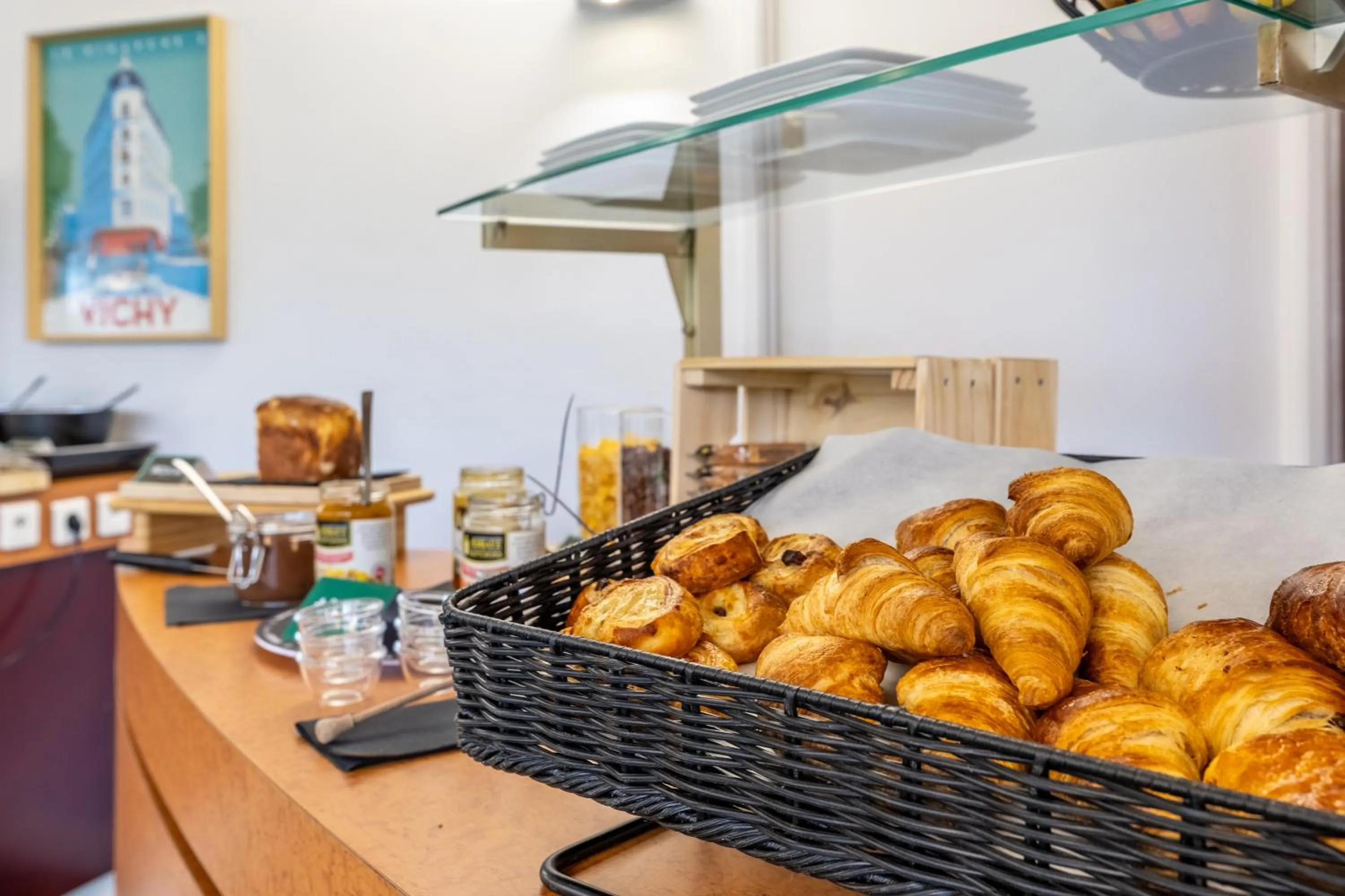 Breakfast in Brit Hotel Le Parc Vichy