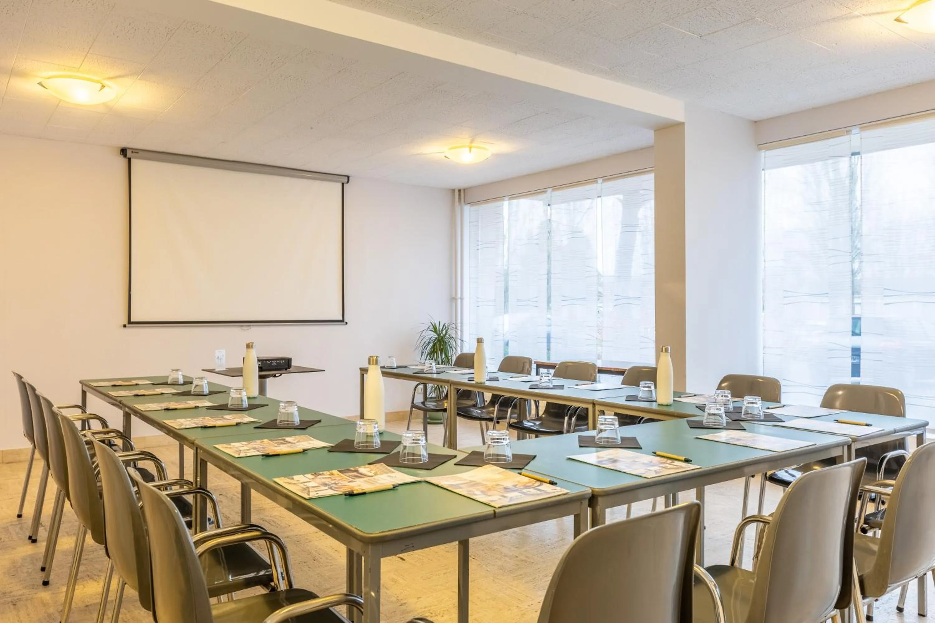 Meeting/conference room in Brit Hotel Le Parc Vichy