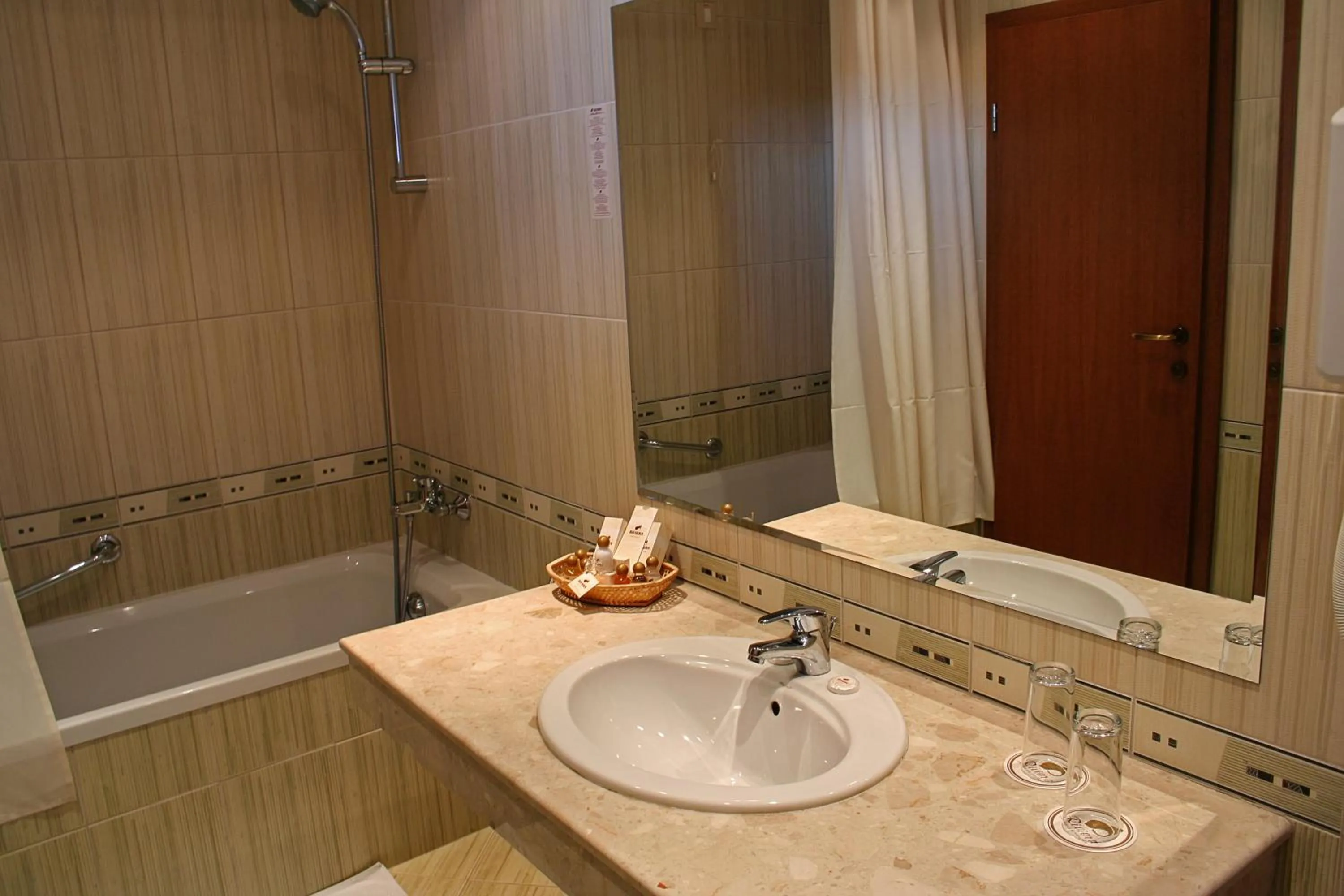 Bathroom in HVD Lotos Hotel